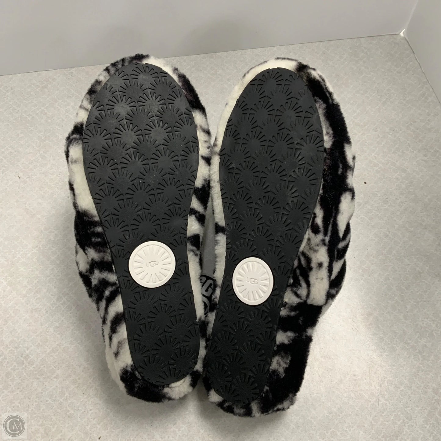 Slippers By Ugg In Black & White