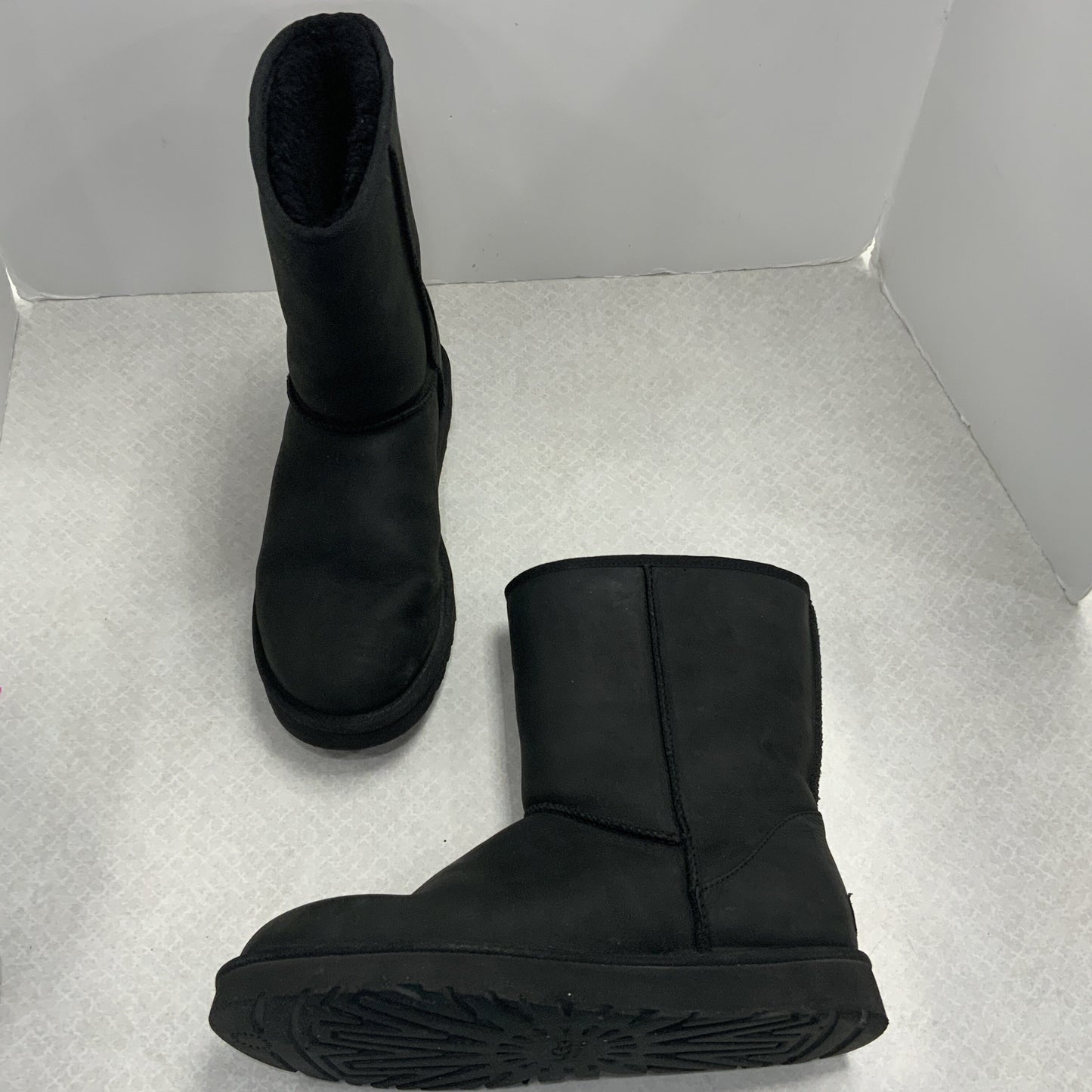 Boots Mid-calf Flats By Ugg Size: 11