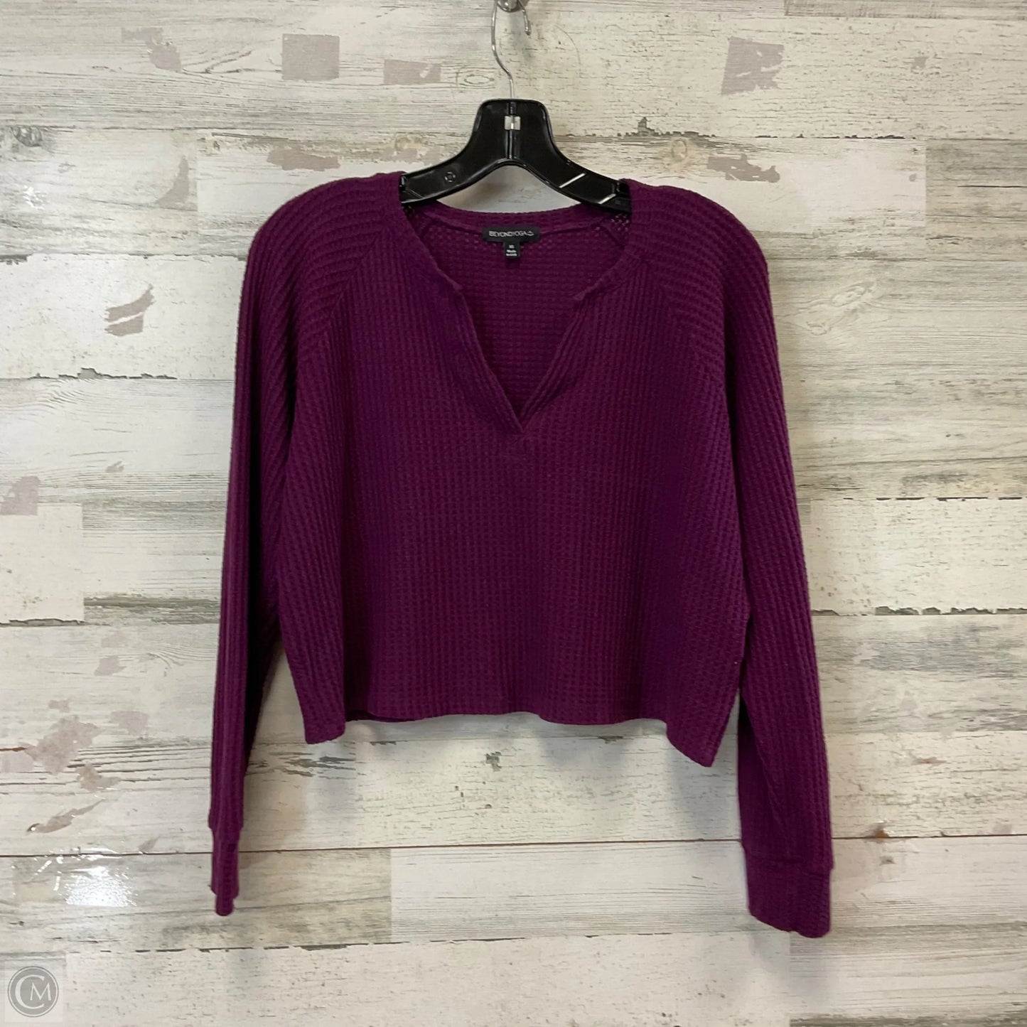 Athletic Top Long Sleeve Crewneck By Beyond Yoga In Purple, Size: Xs