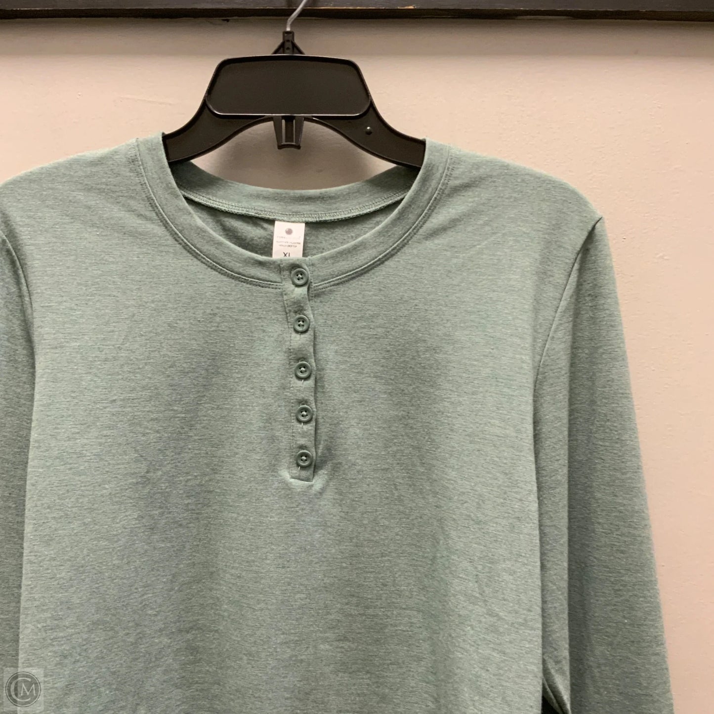 Athletic Top Long Sleeve Crewneck By Yogalicious In Green, Size: Xl