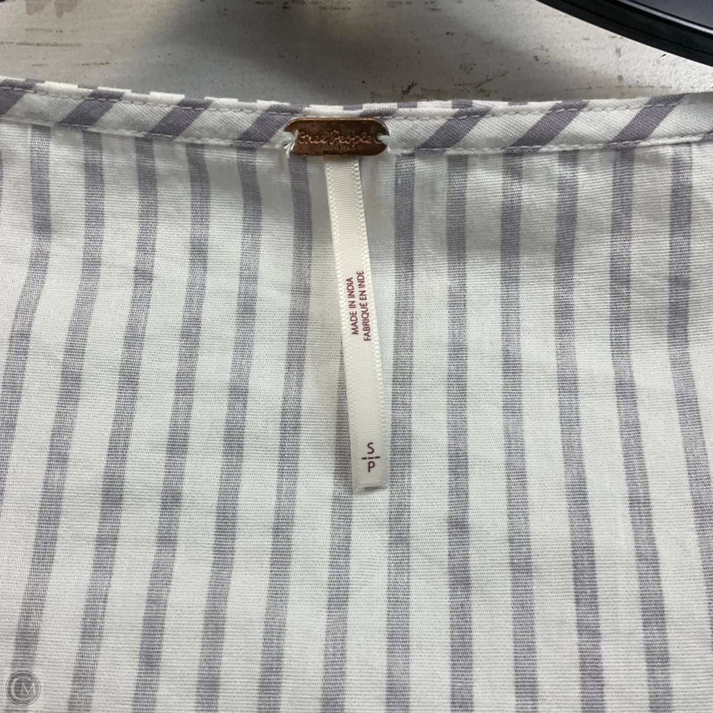 Top Long Sleeve By Free People In Grey, Size: S