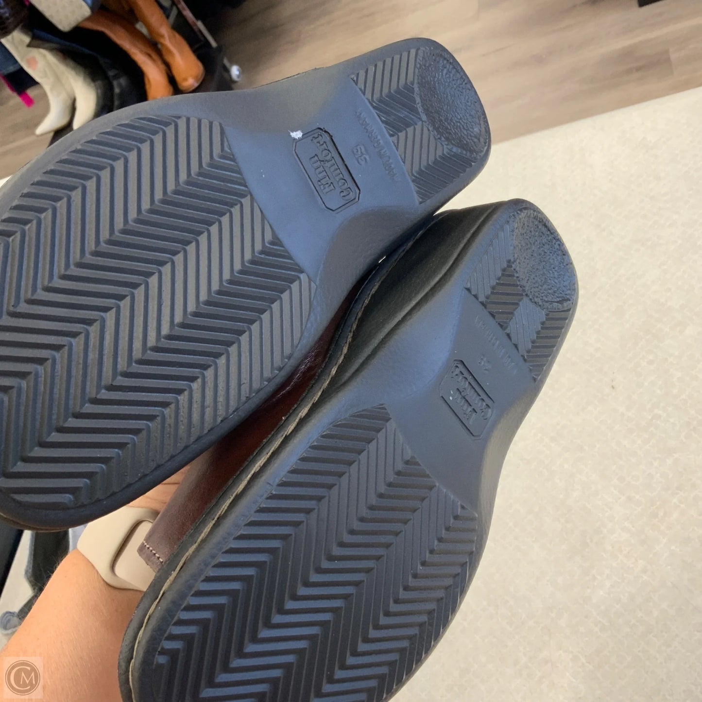 Sandals Flats By Finn Comfort In Brown, Size: 8.5