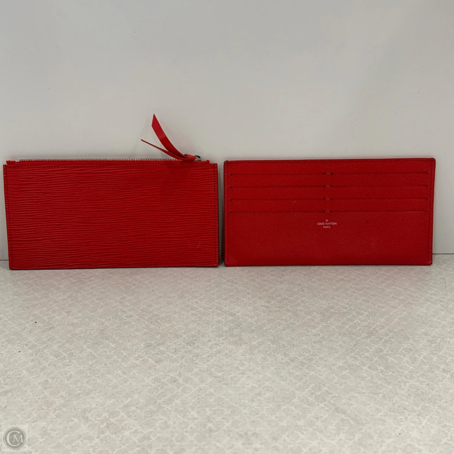 Crossbody Luxury Designer By Louis Vuitton, Size: Medium