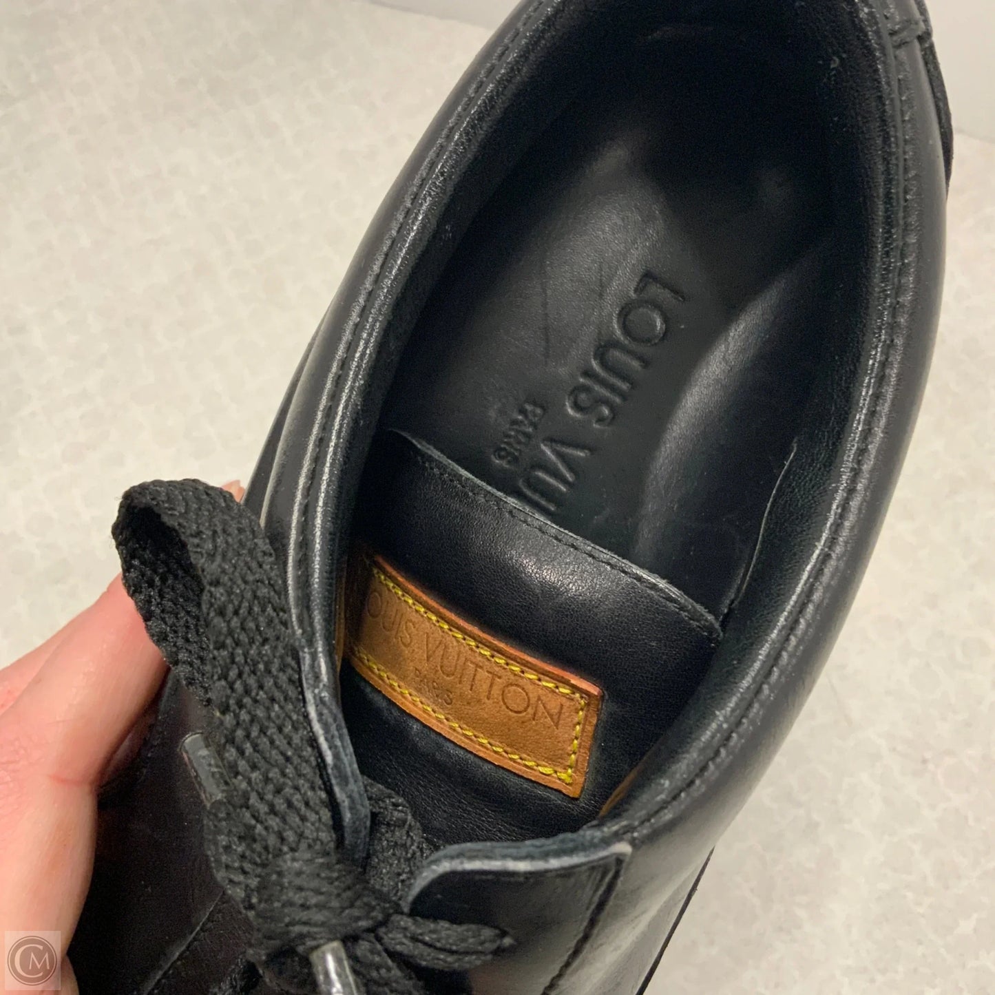 Shoes Luxury Designer By Louis Vuitton In Black, Size: 6.5