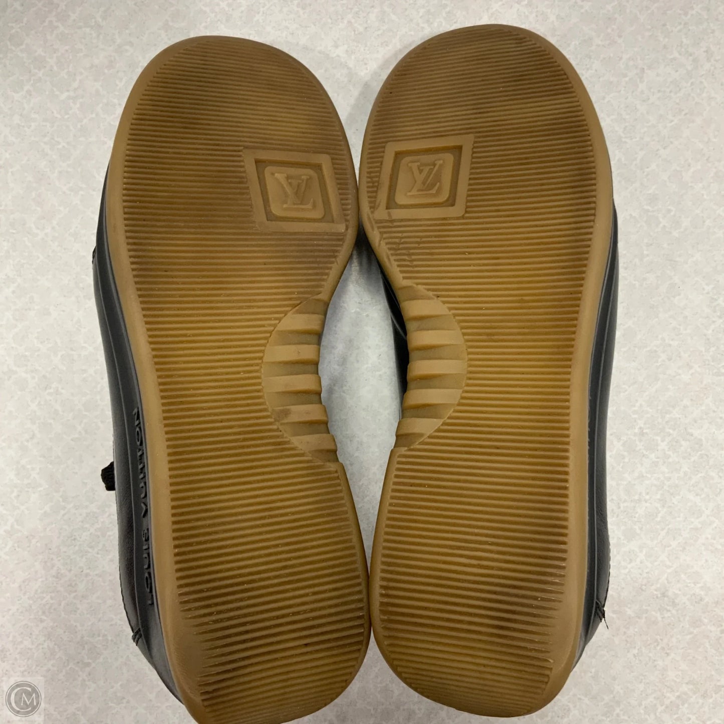 Shoes Luxury Designer By Louis Vuitton In Black, Size: 6.5