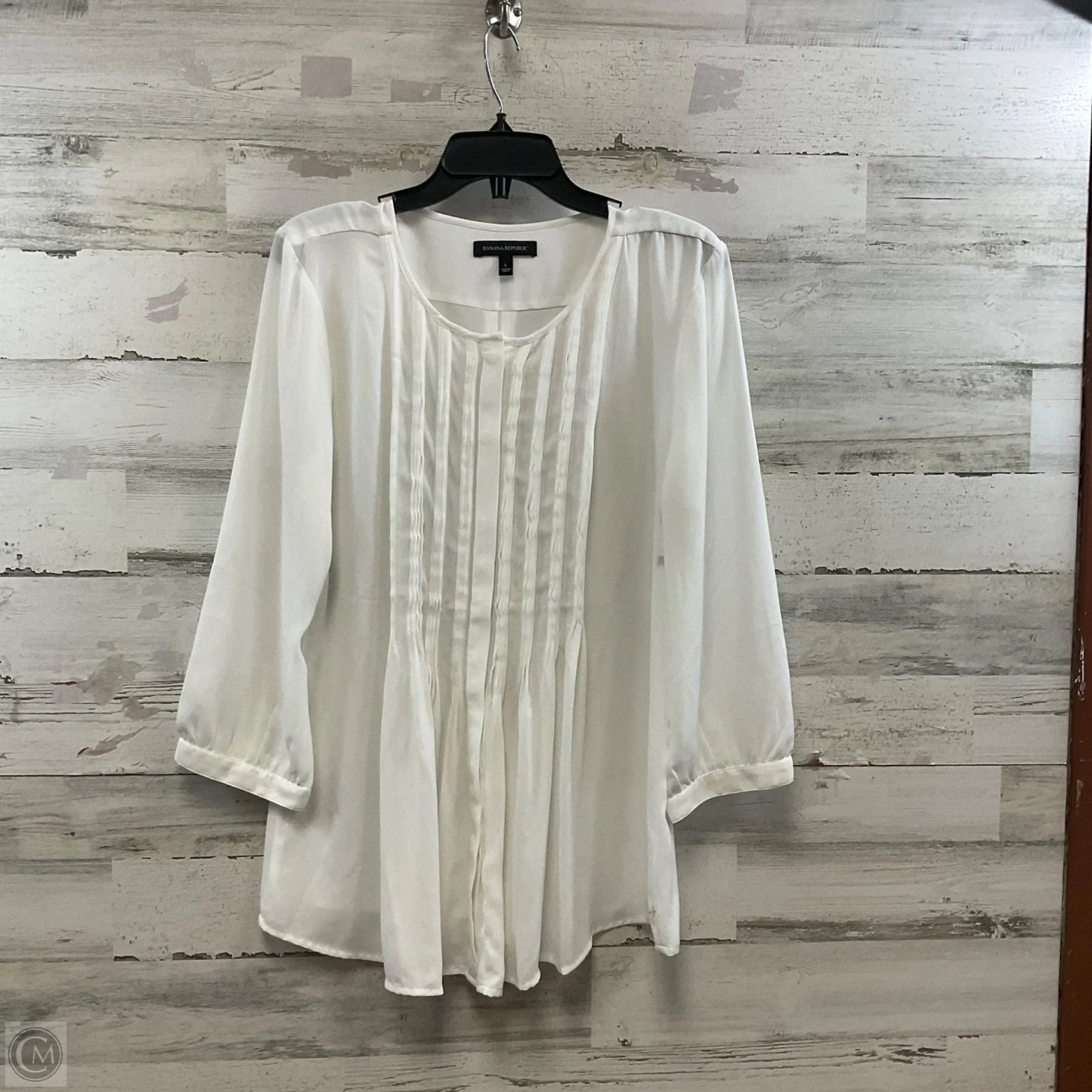 Blouse Long Sleeve By Banana Republic In White, Size: L