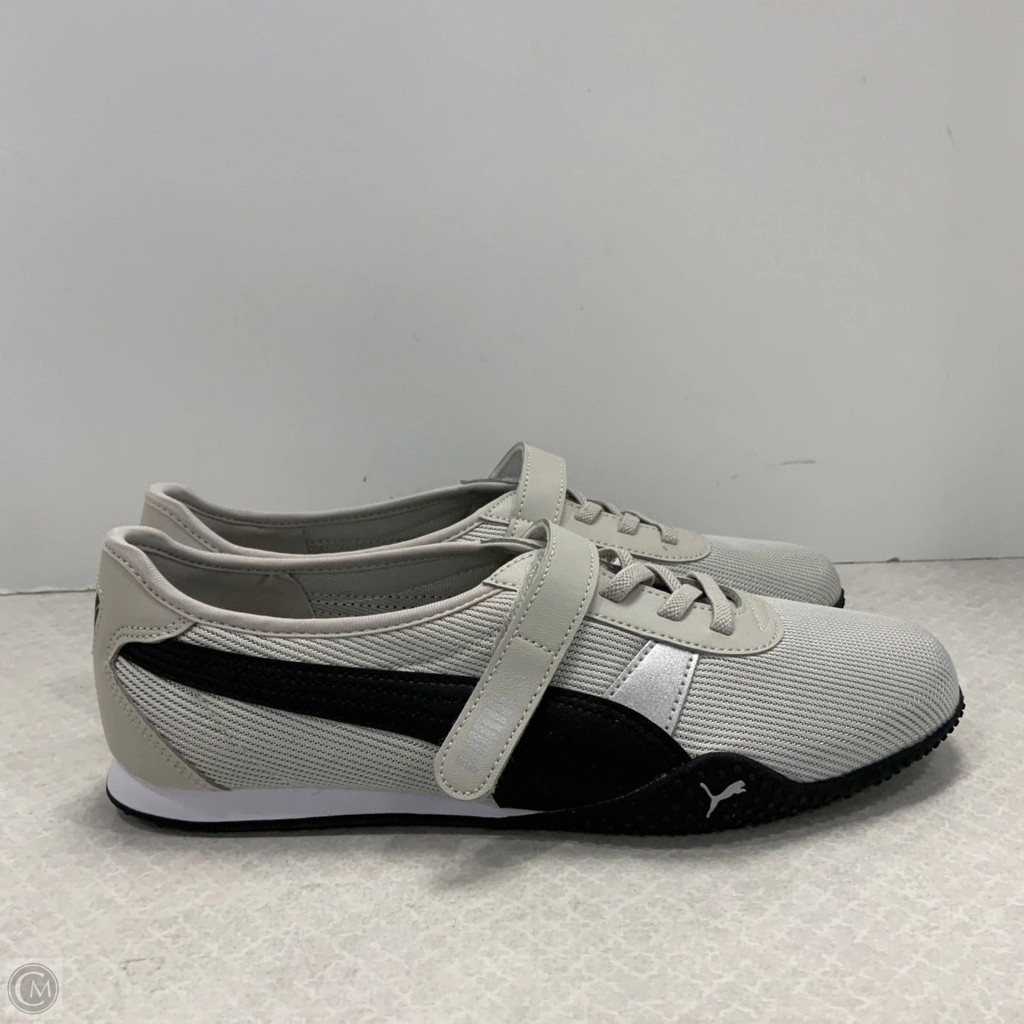 Shoes Sneakers By Puma In Grey, Size: 8.5