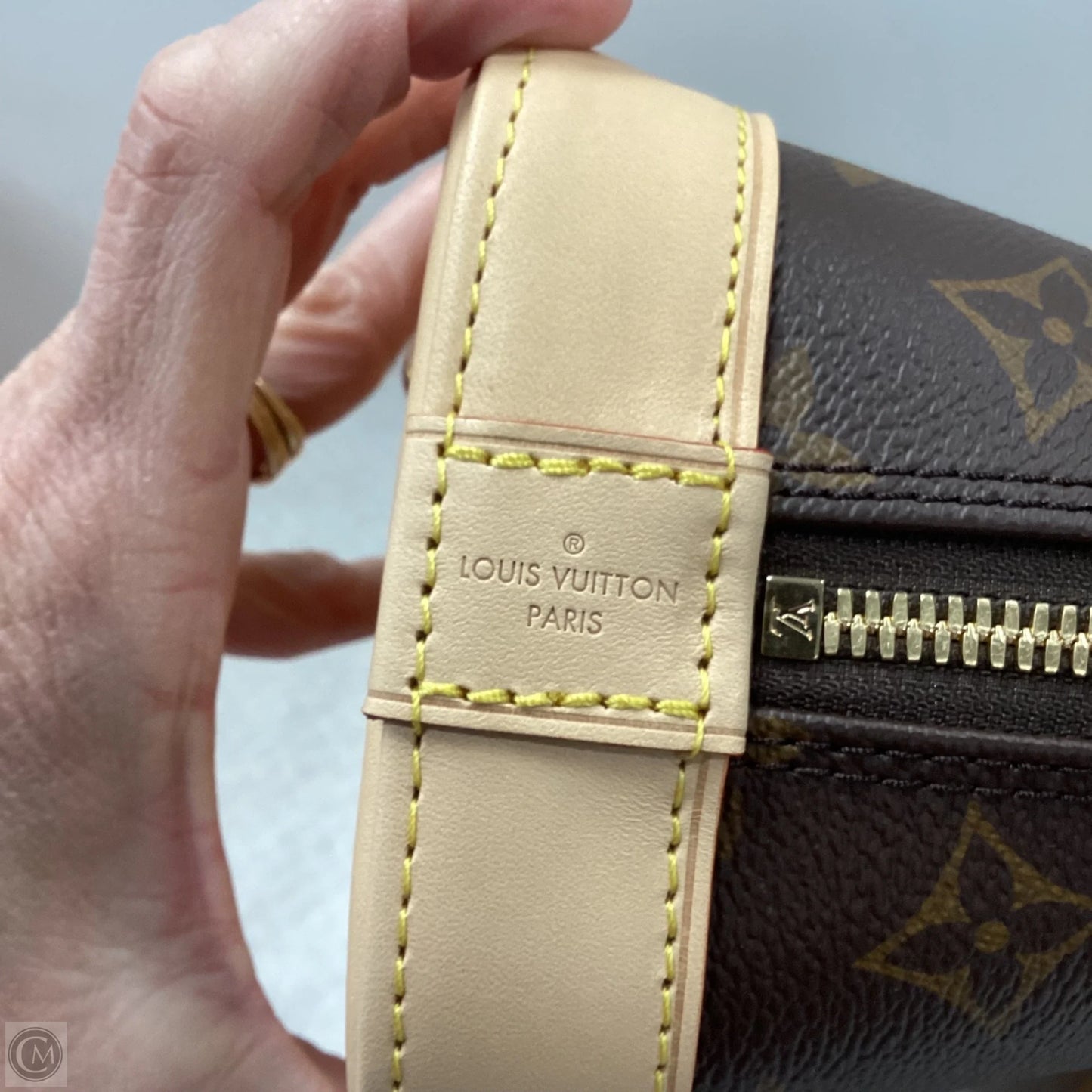 Handbag Luxury Designer By Louis Vuitton, Size: Small