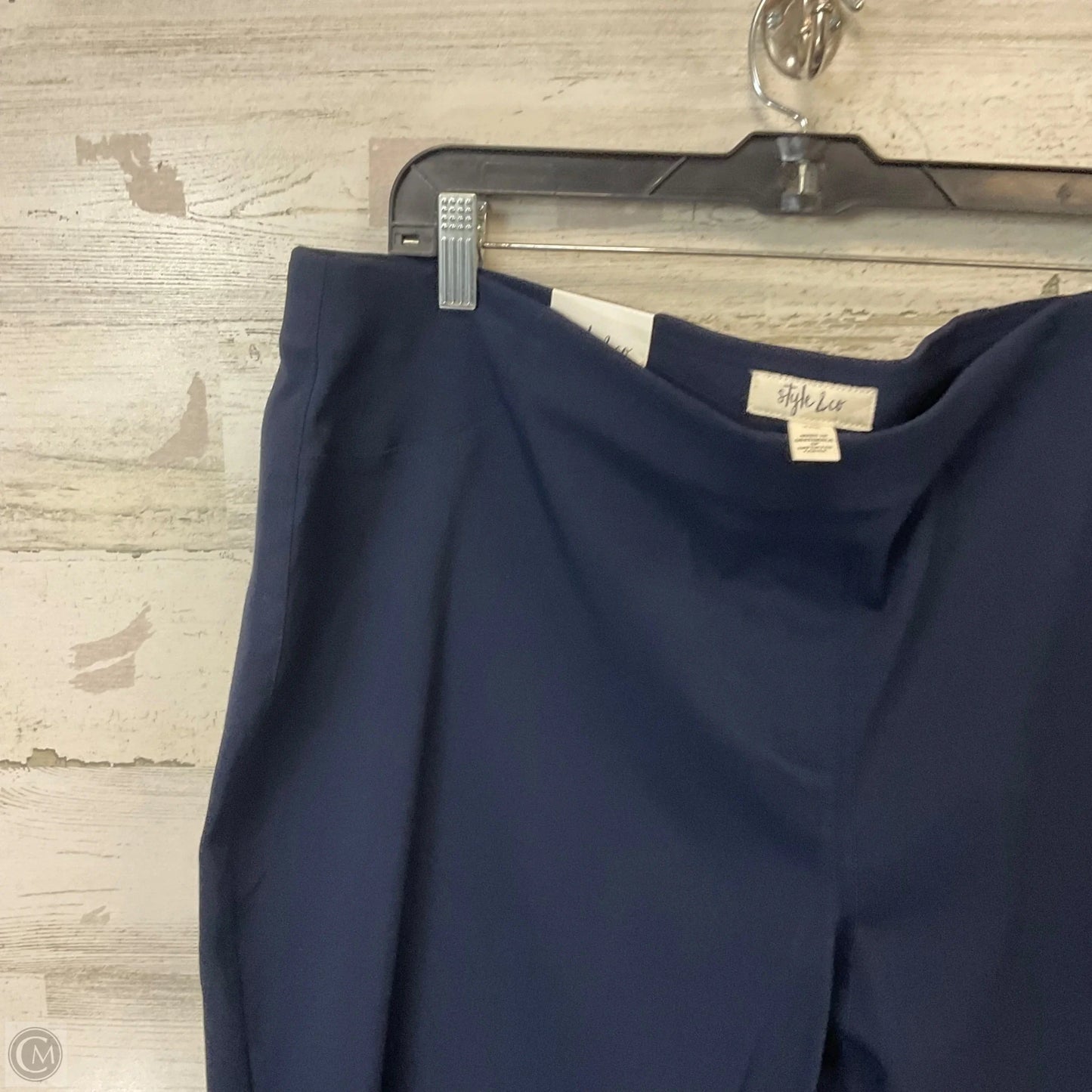 Capris By Style And Company In Navy, Size: 22