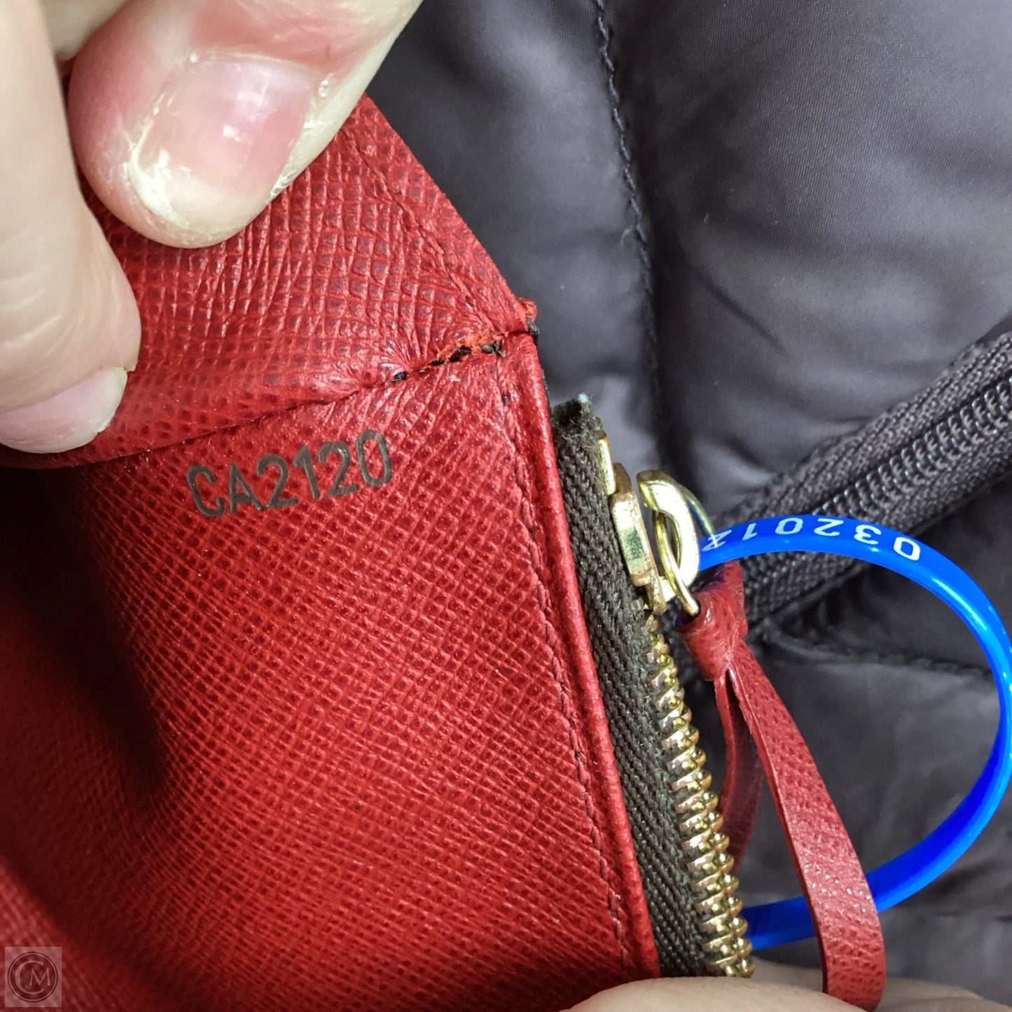 Wallet Luxury Designer By Louis Vuitton, Size: Medium