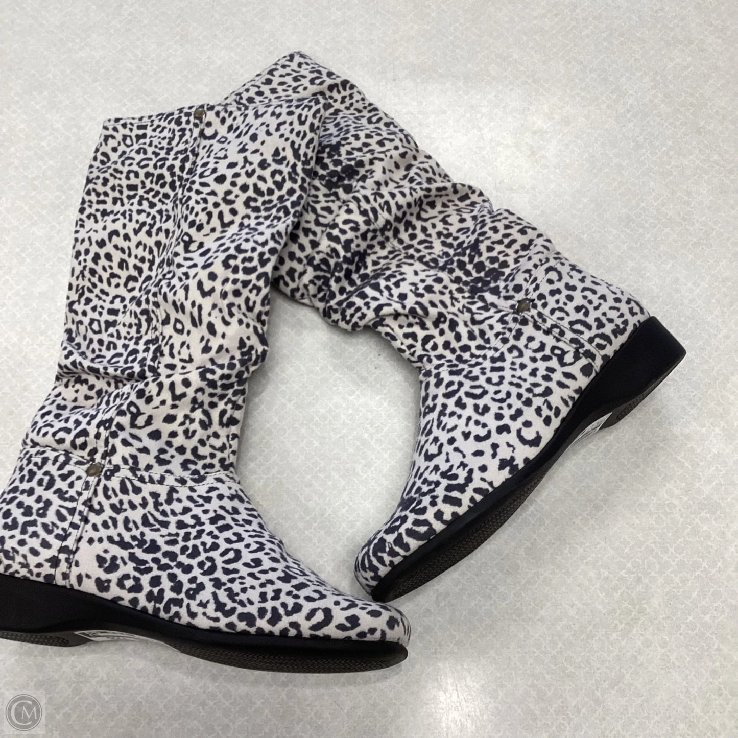 Boots Knee Flats By Cme In Grey & White, Size: 9.5