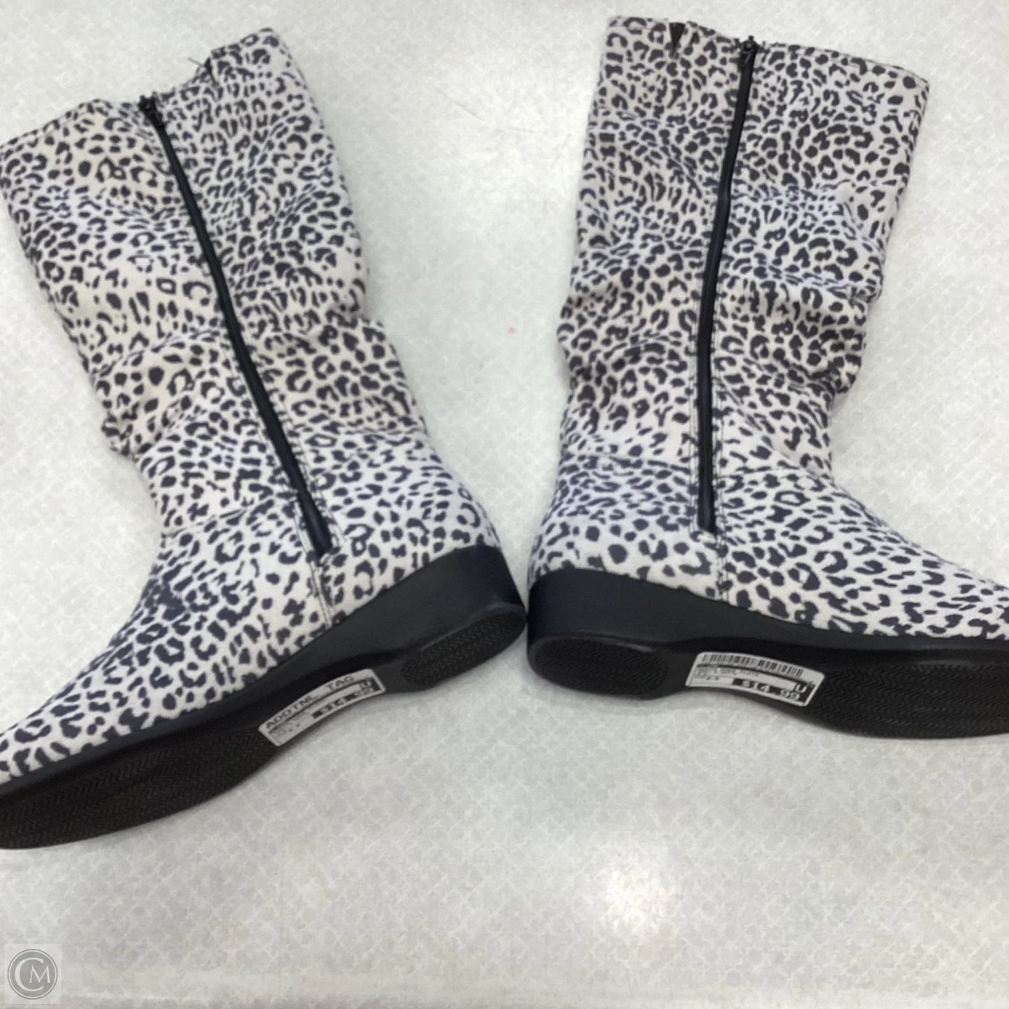 Boots Knee Flats By Cme In Grey & White, Size: 9.5