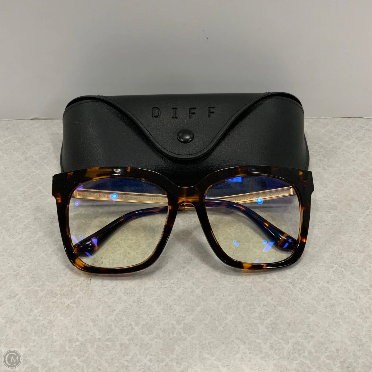 Sunglasses By Diff, Size: Medium