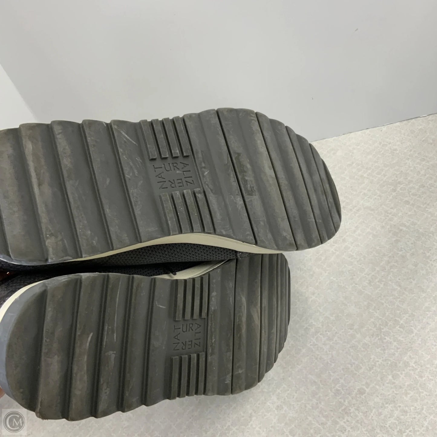Shoes Sneakers By Naturalizer In Grey, Size: 10