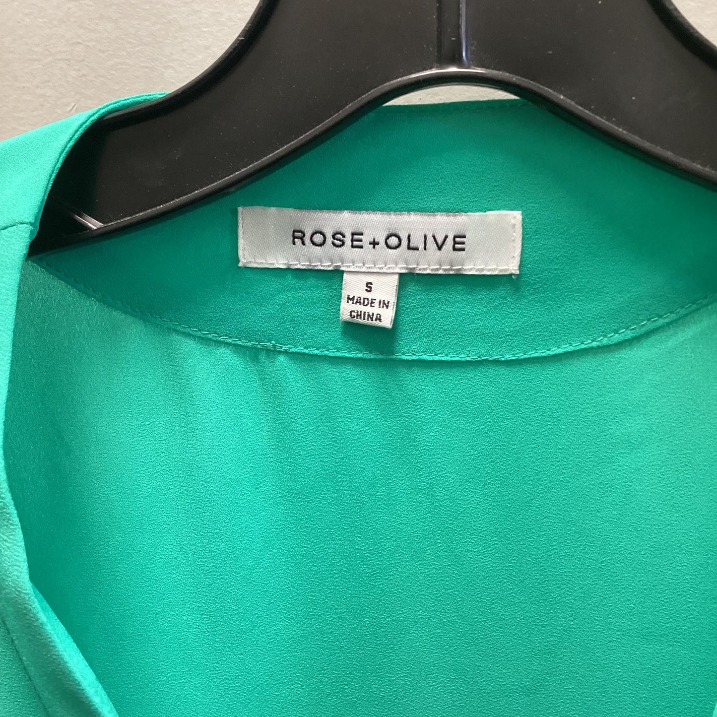 Top Long Sleeve By Rose And Olive In Green, Size: S