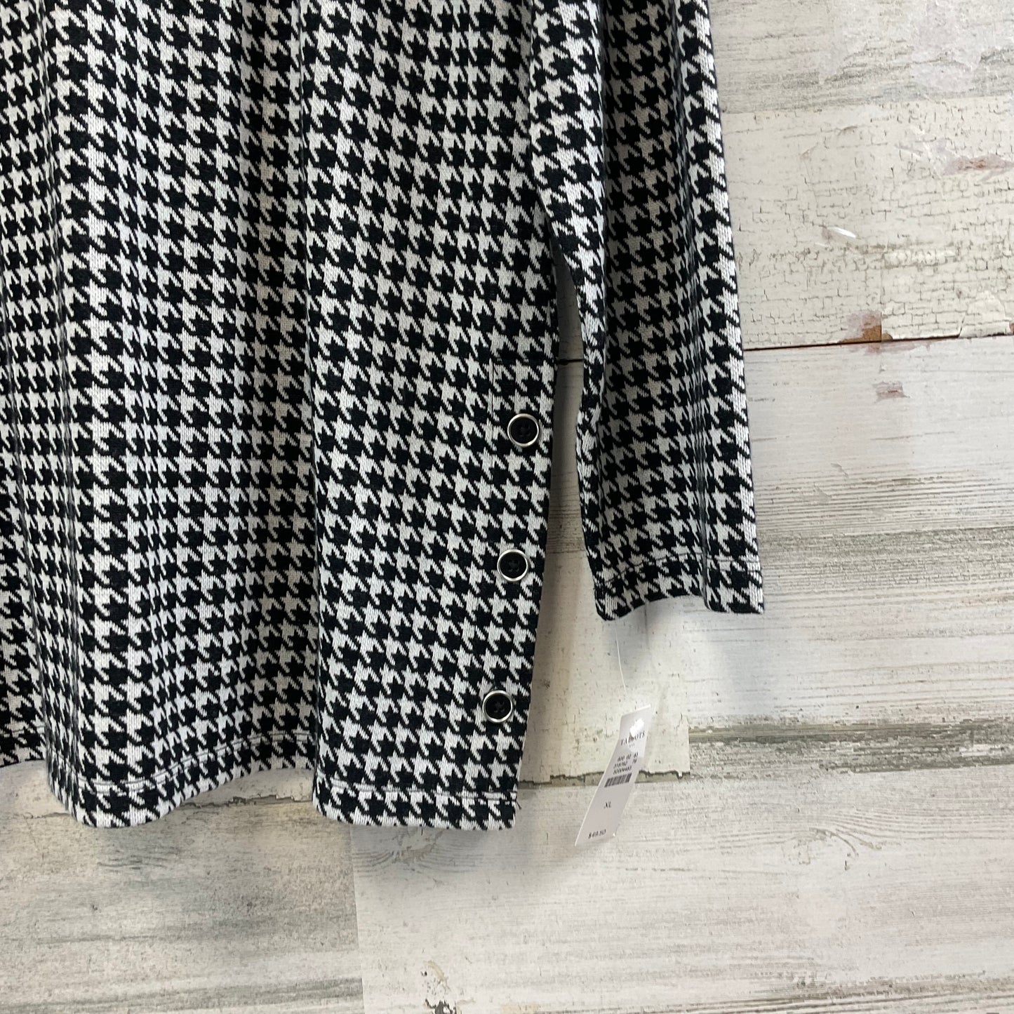 Top Long Sleeve By Talbots In Black & White, Size: Xl