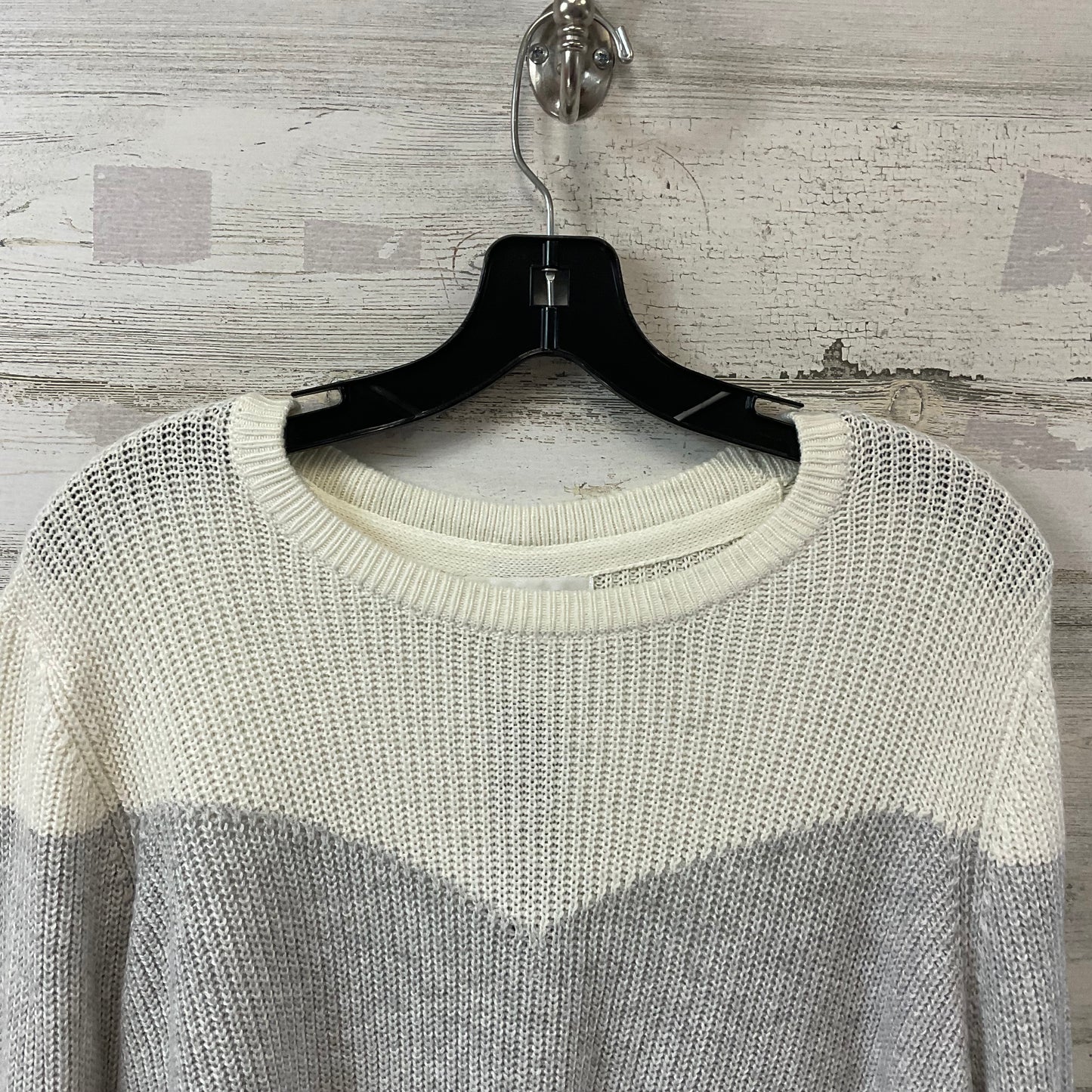 Sweater By Design History In Grey, Size: Xl