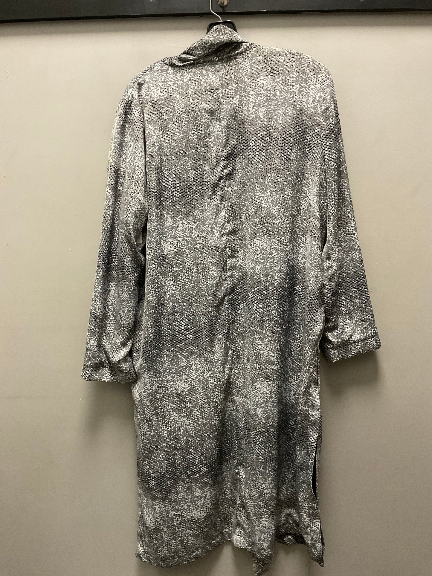 Kimono By Bb Dakota In Grey, Size: L