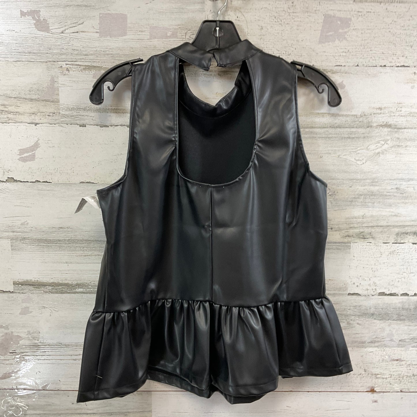 Top Sleeveless By First Love In Black, Size: L