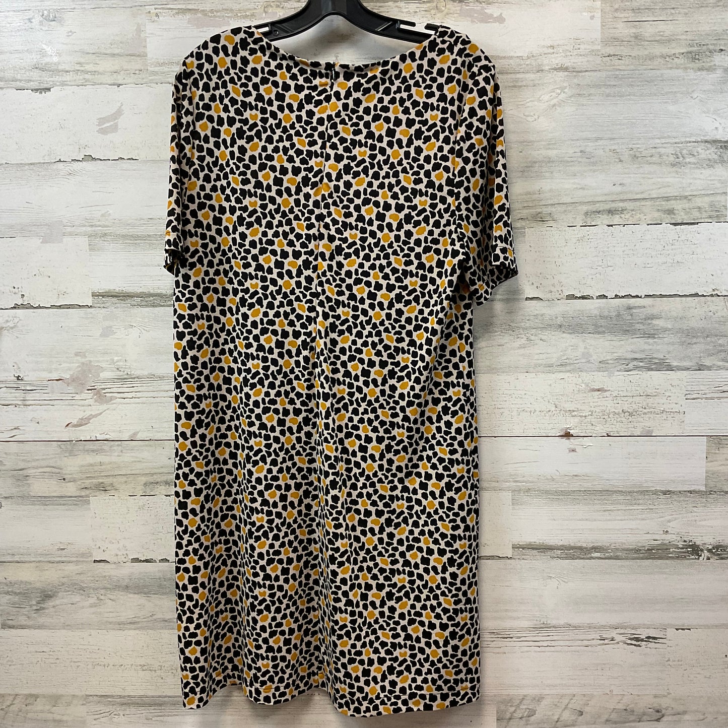 Dress Casual Short By Clothes Mentor In Black & Yellow, Size: L