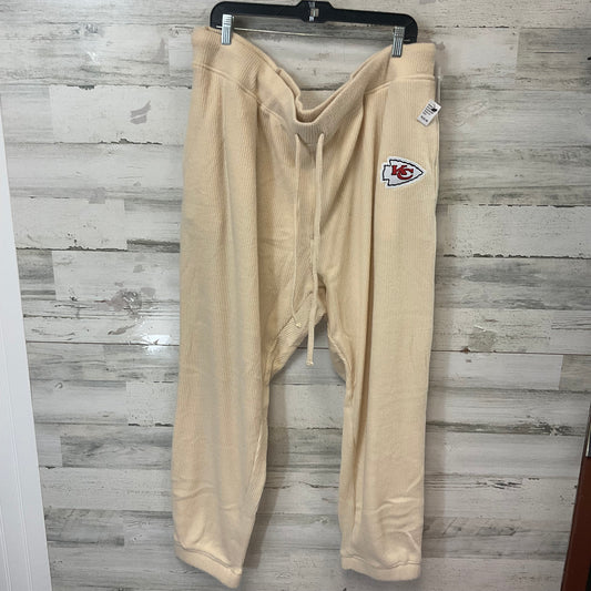 Athletic Pants By ERIN ANDREWS In Cream, Size: 4x