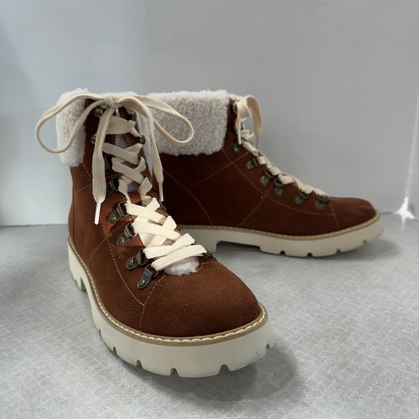 Boots Snow By oasis society In Tan, Size: 8.5