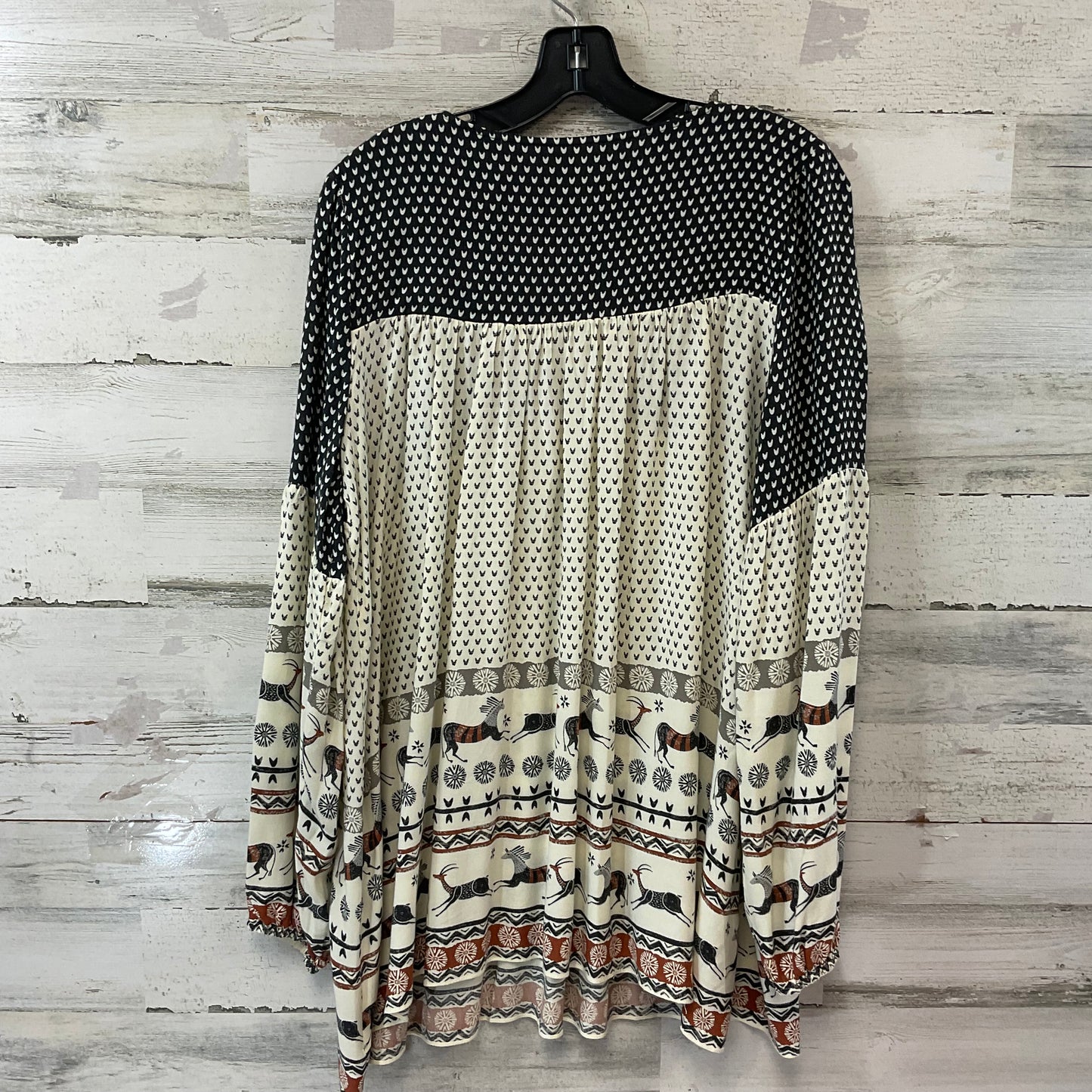 Top Long Sleeve By Sundance In Cream & Grey, Size: M