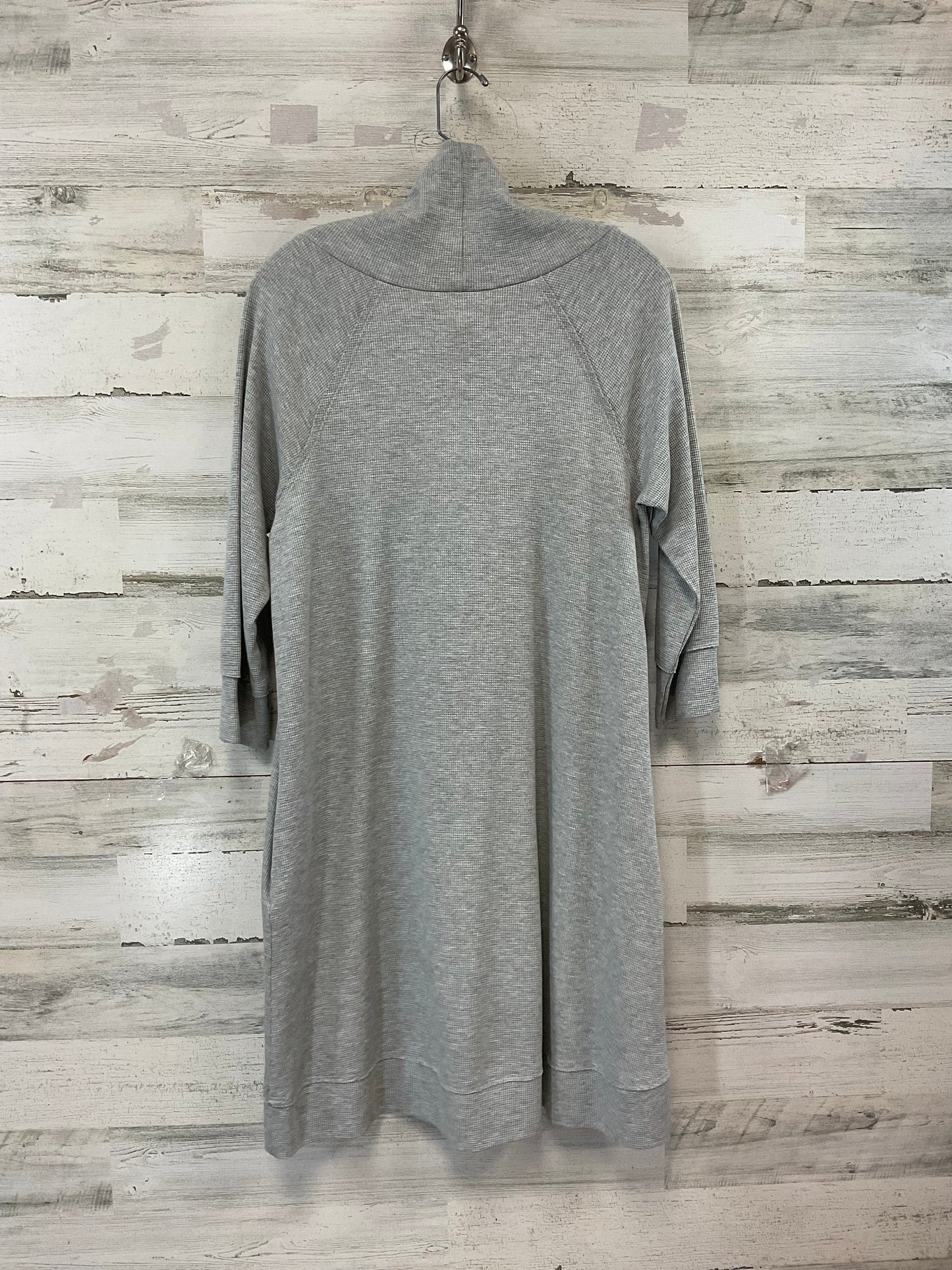 Dress Casual Short By Southcott In Grey, Size: S