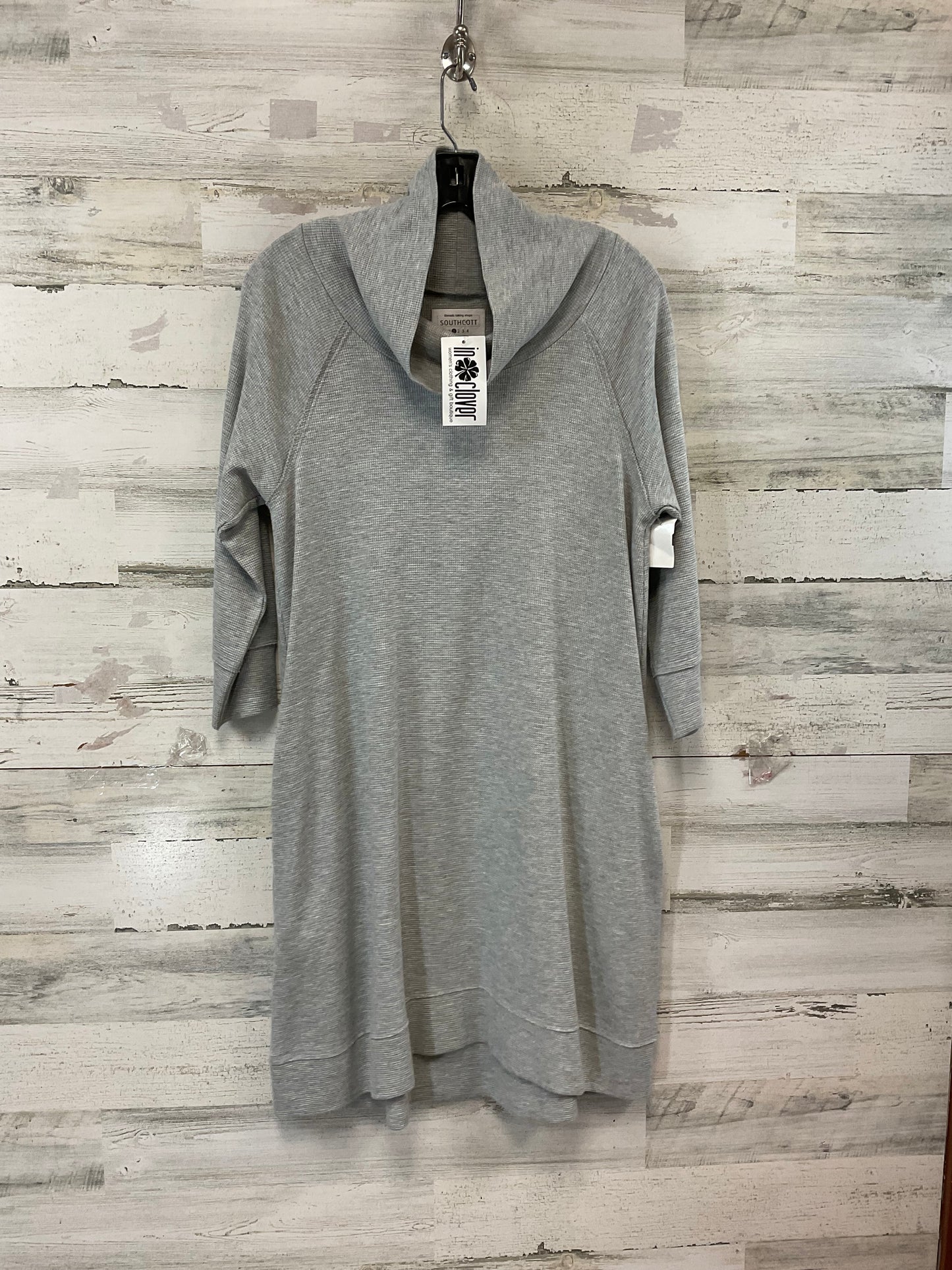 Dress Casual Short By Southcott In Grey, Size: S