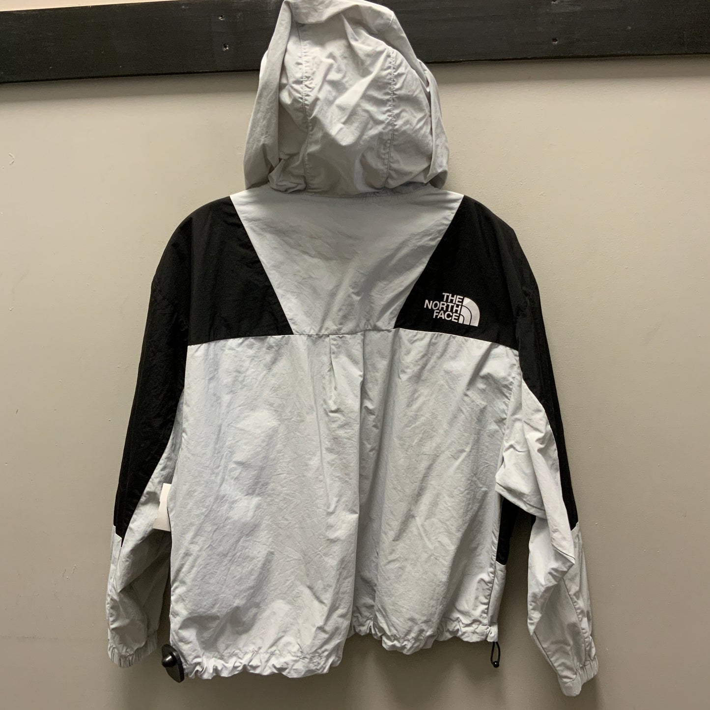 Jacket Windbreaker By The North Face In Grey, Size: L