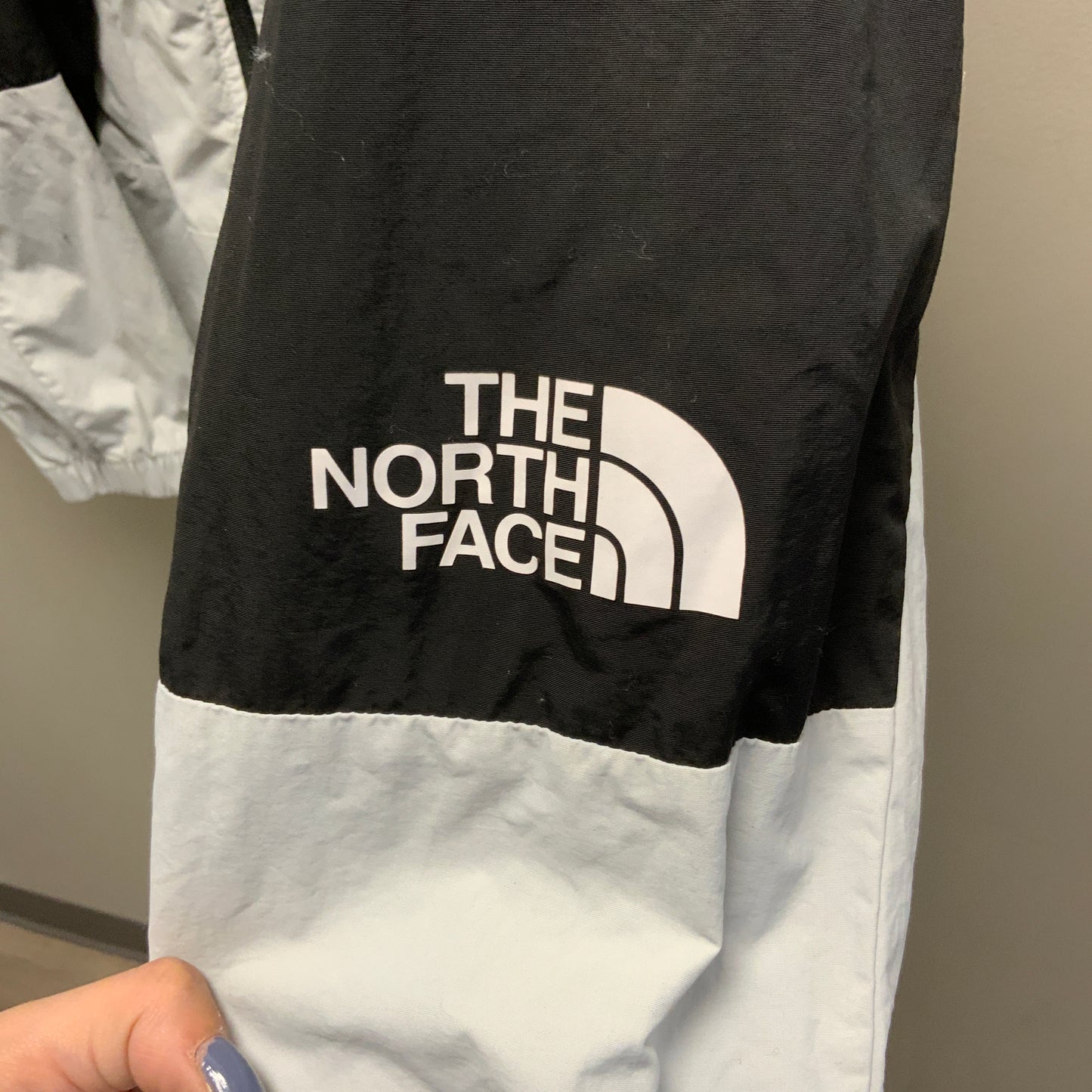 Jacket Windbreaker By The North Face In Grey, Size: L