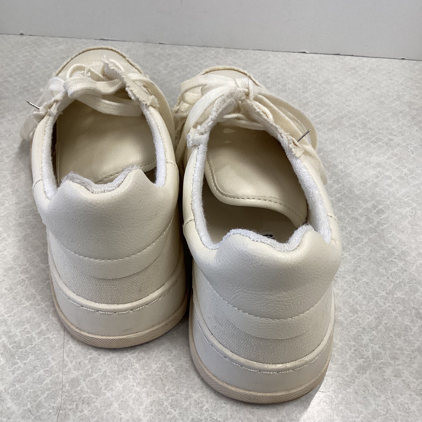 Shoes Sneakers By Mia In Cream, Size: 9