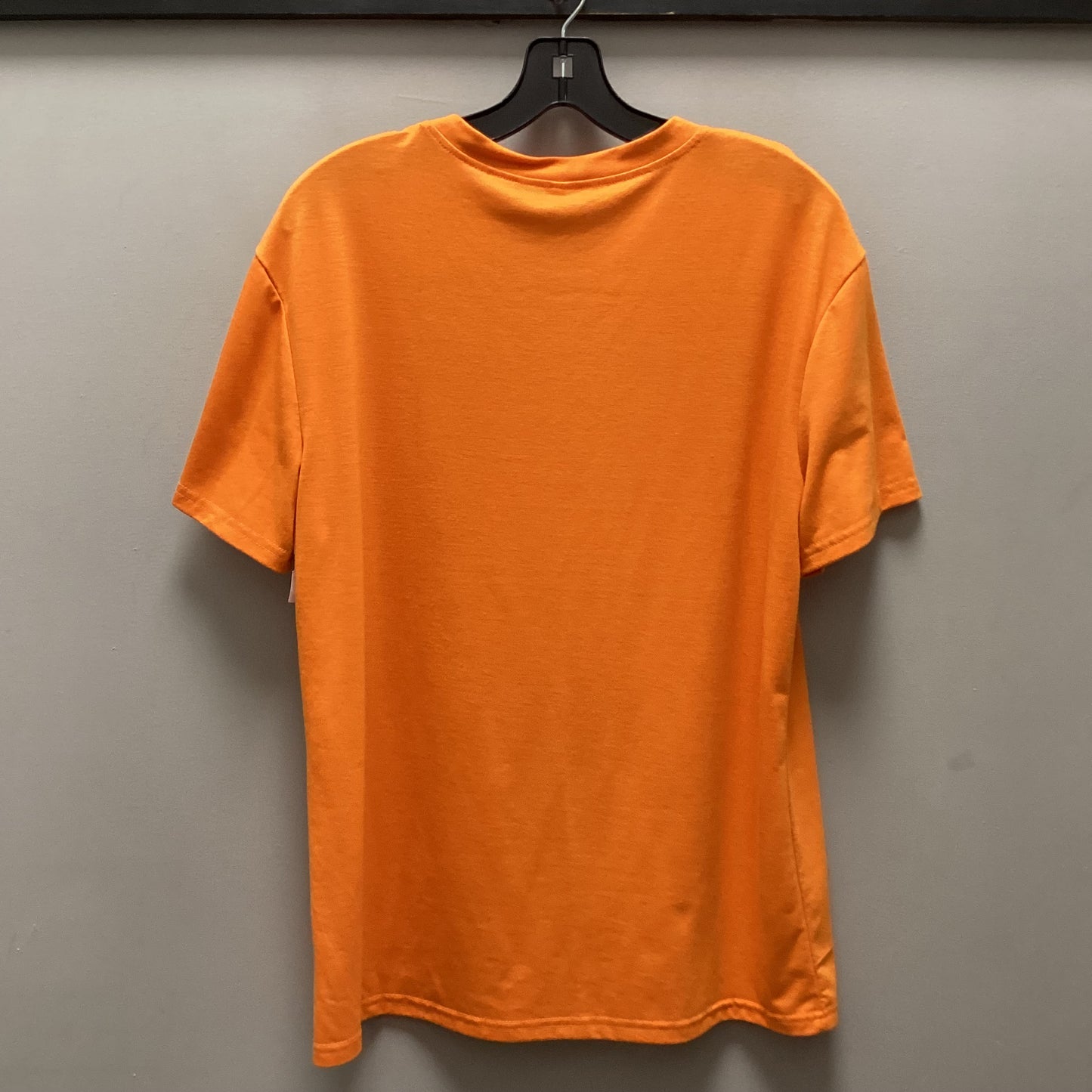 Top Short Sleeve By Clothes Mentor In Orange, Size: L