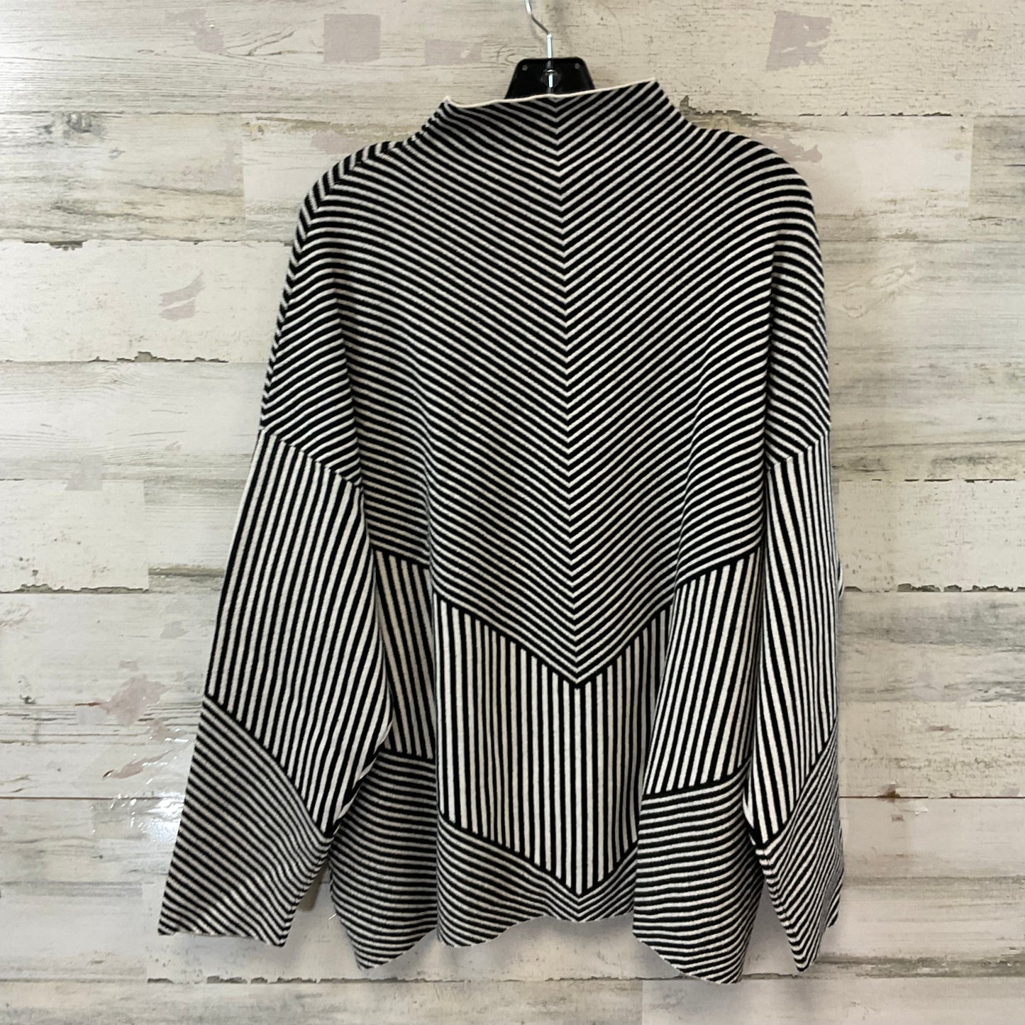 Sweater By Tahari By Arthur Levine In Black & Cream, Size: 2x