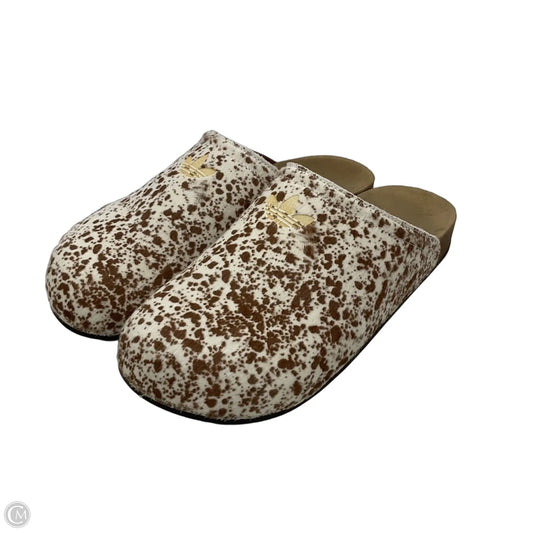Shoes Flats By Adidas In Brown, Size: 9