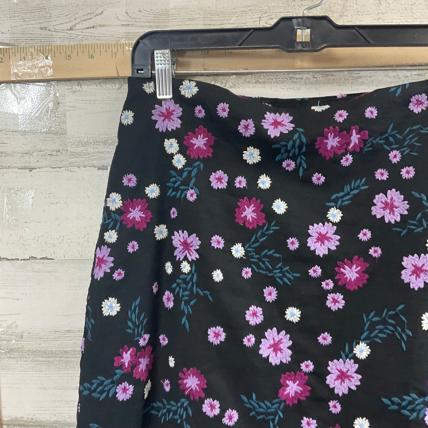 Skirt Mini & Short By Loft In Black, Size: 10