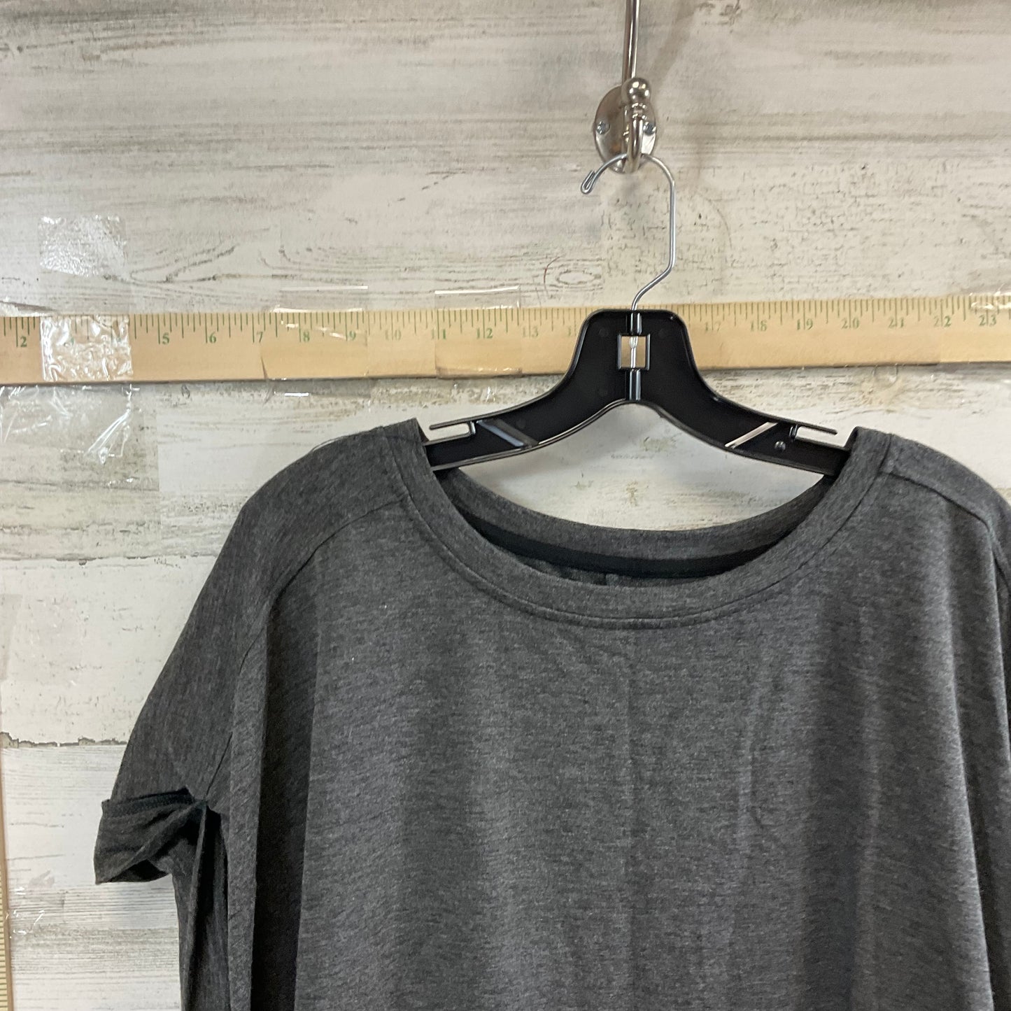 Top Short Sleeve By Cupio In Grey, Size: 1x