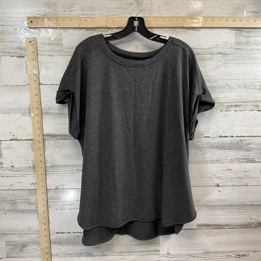 Top Short Sleeve By Cupio In Grey, Size: 1x