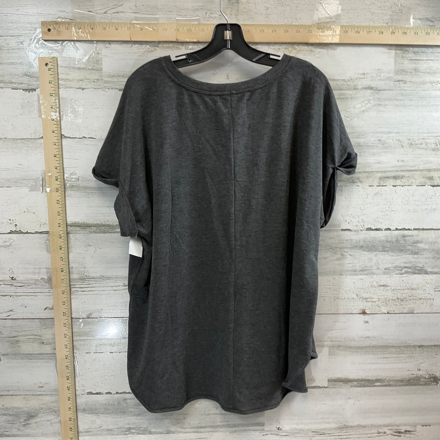 Top Short Sleeve By Cupio In Grey, Size: 1x