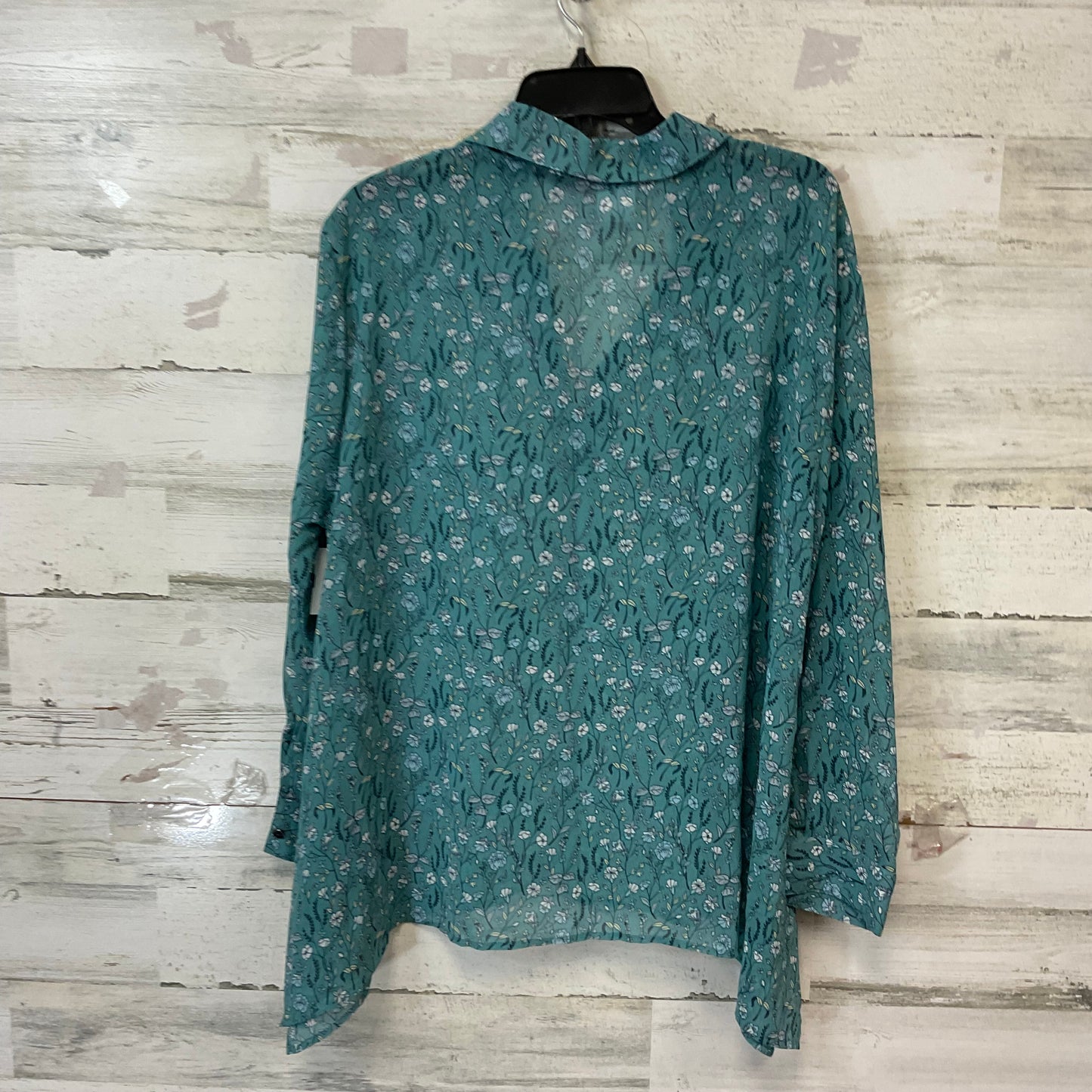 Top Long Sleeve By Cabi In Green, Size: M