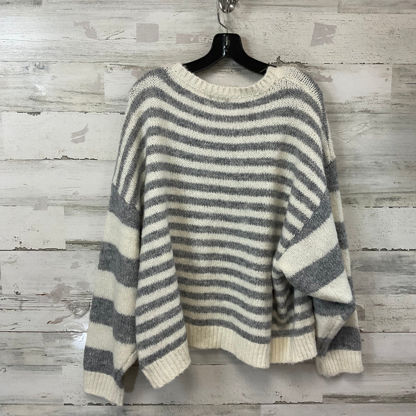 Sweater By Bibi In Grey, Size: Xl