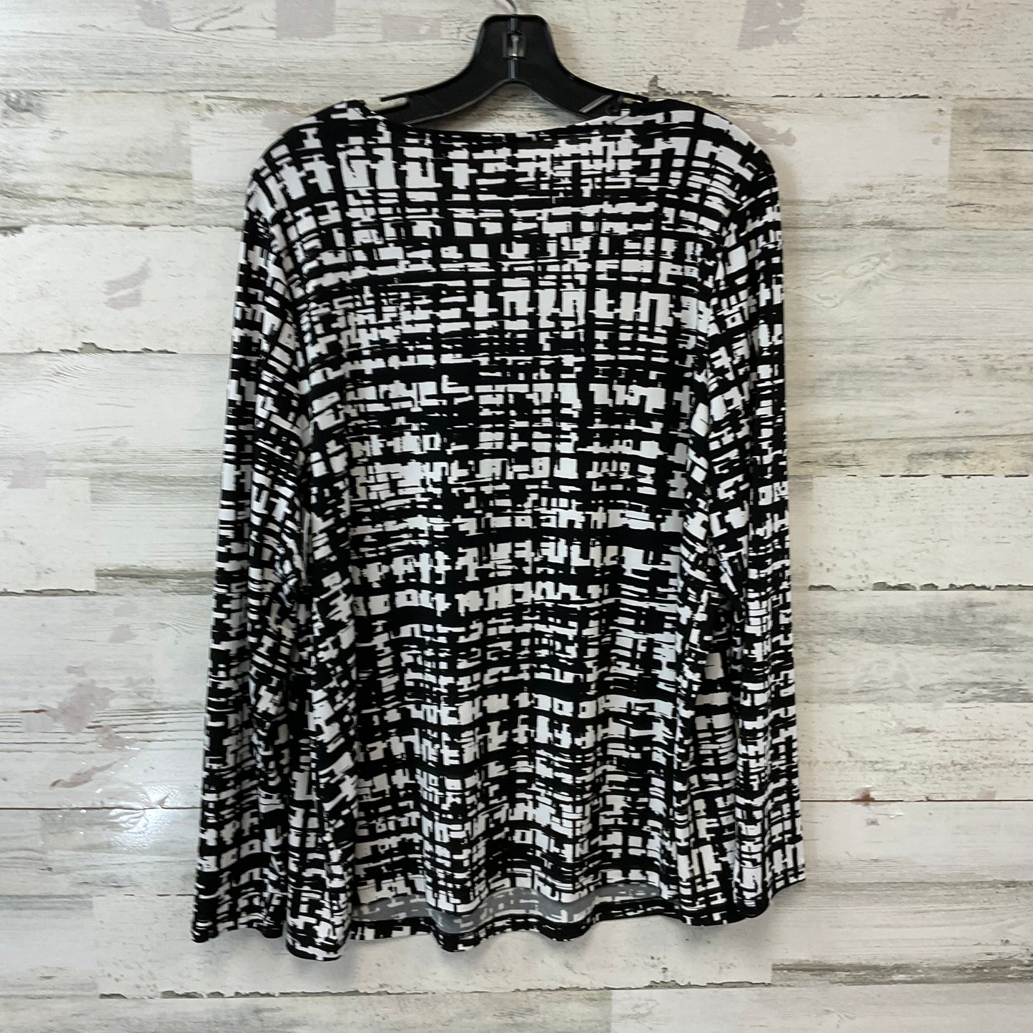 Top Long Sleeve By Tahari By Arthur Levine In Black & White, Size: 1x