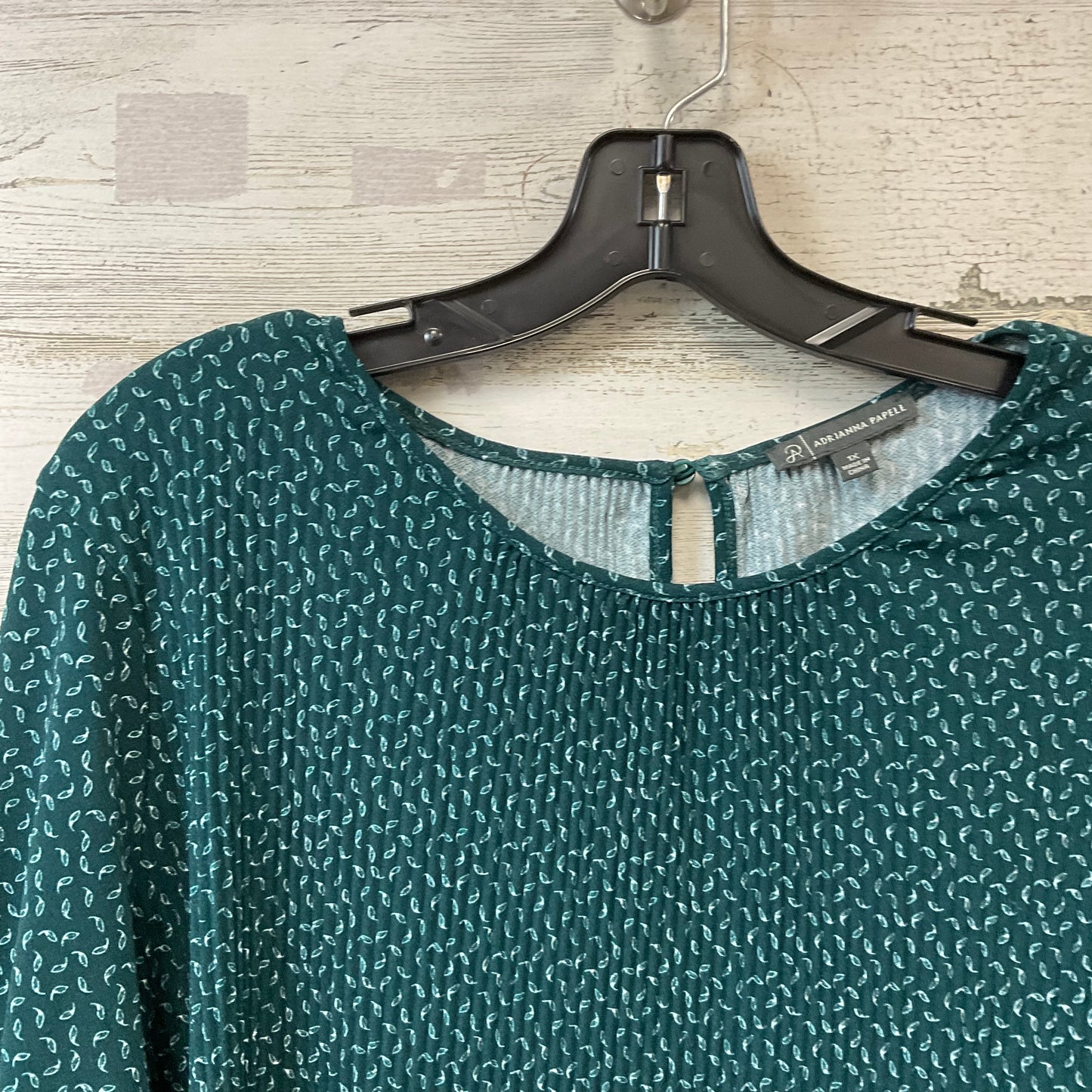 Top Long Sleeve By Adrianna Papell In Green, Size: 1x