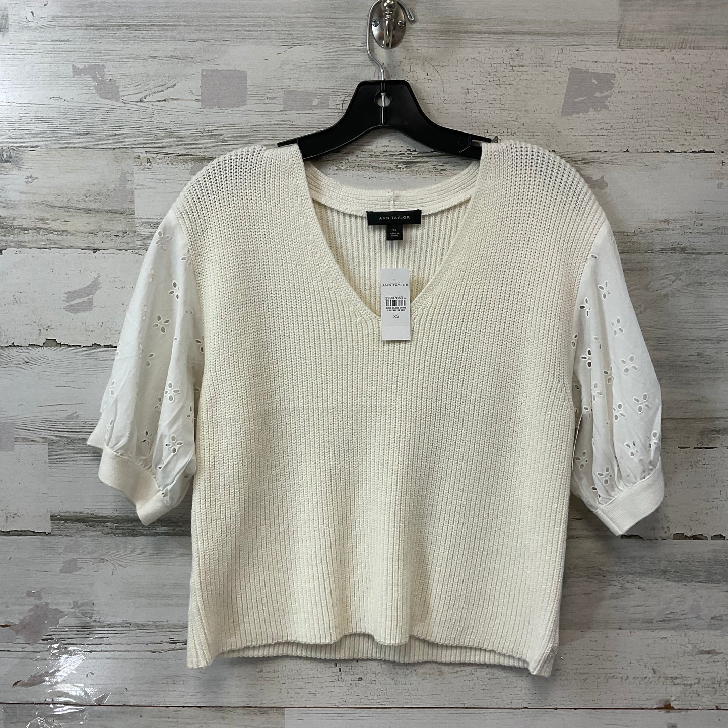 Sweater By Ann Taylor In White, Size: Xs