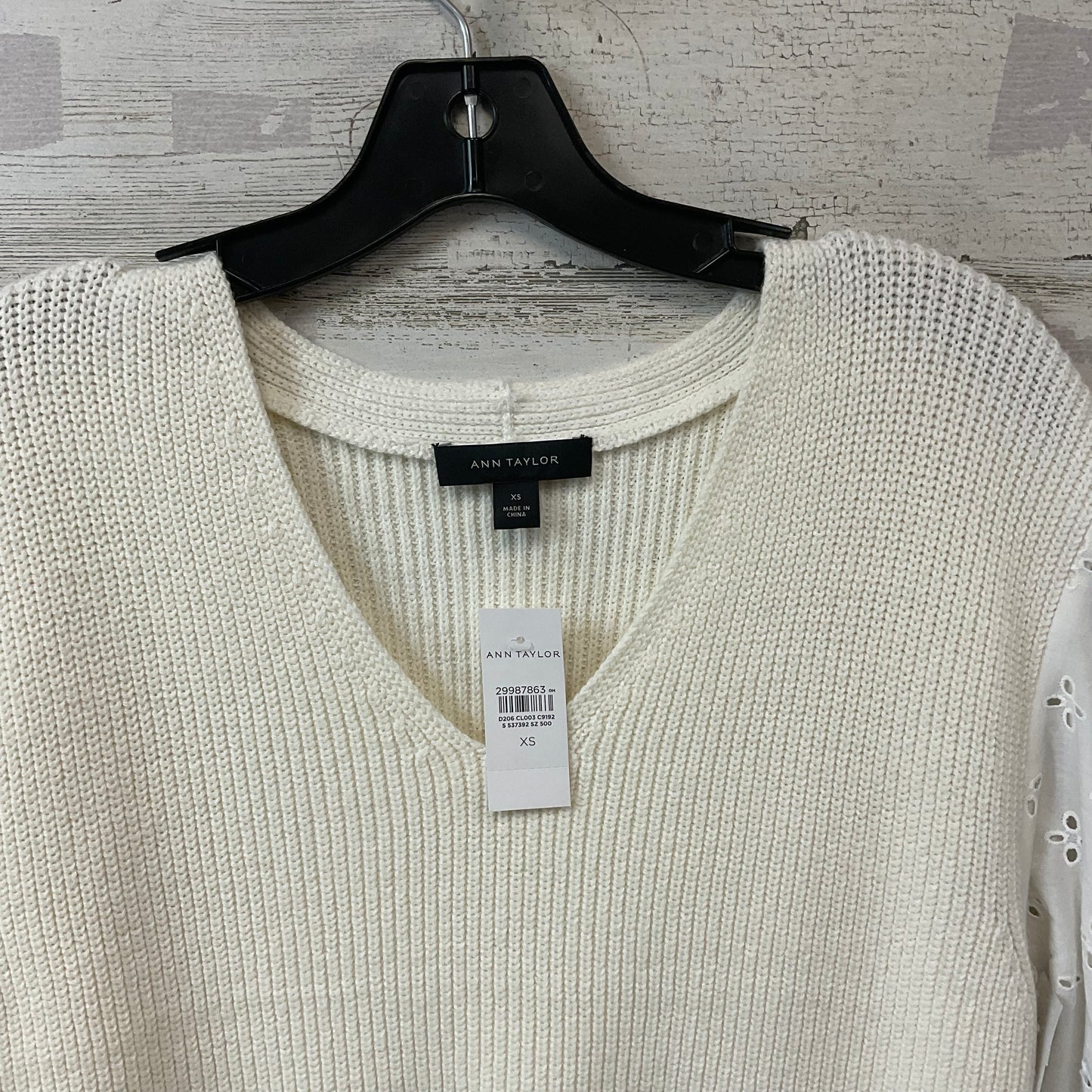 Sweater By Ann Taylor In White, Size: Xs