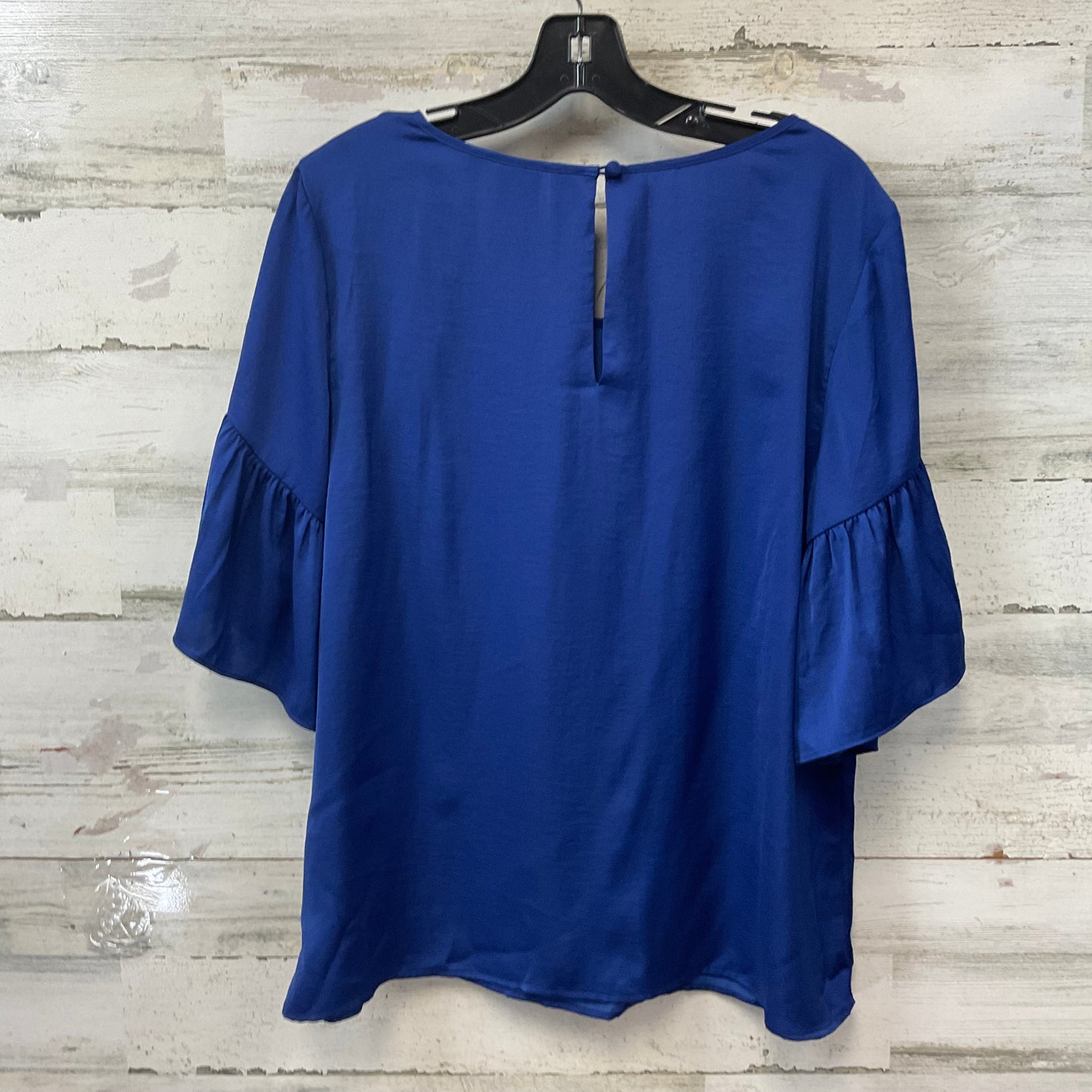 Top Short Sleeve By Cabi In Blue, Size: L