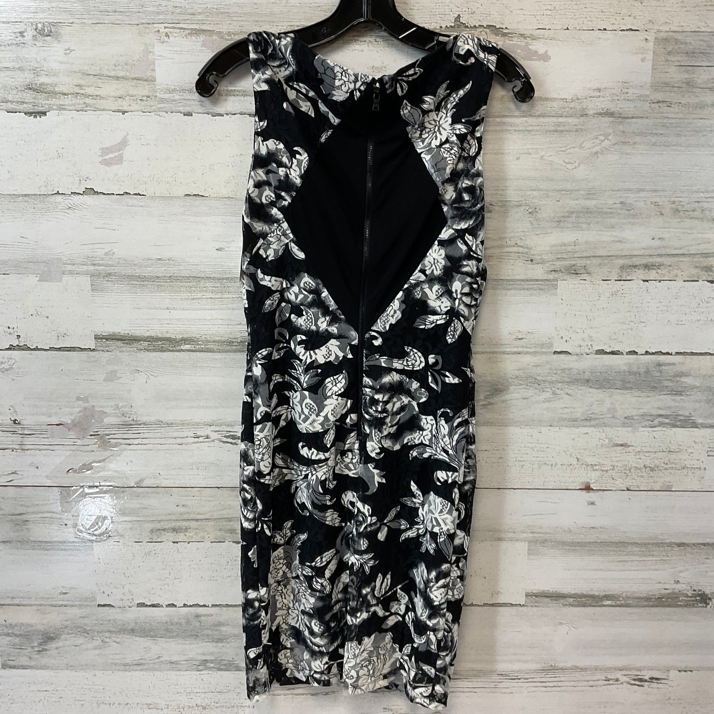 Dress Casual Short By Alice + Olivia In Black & White, Size: S