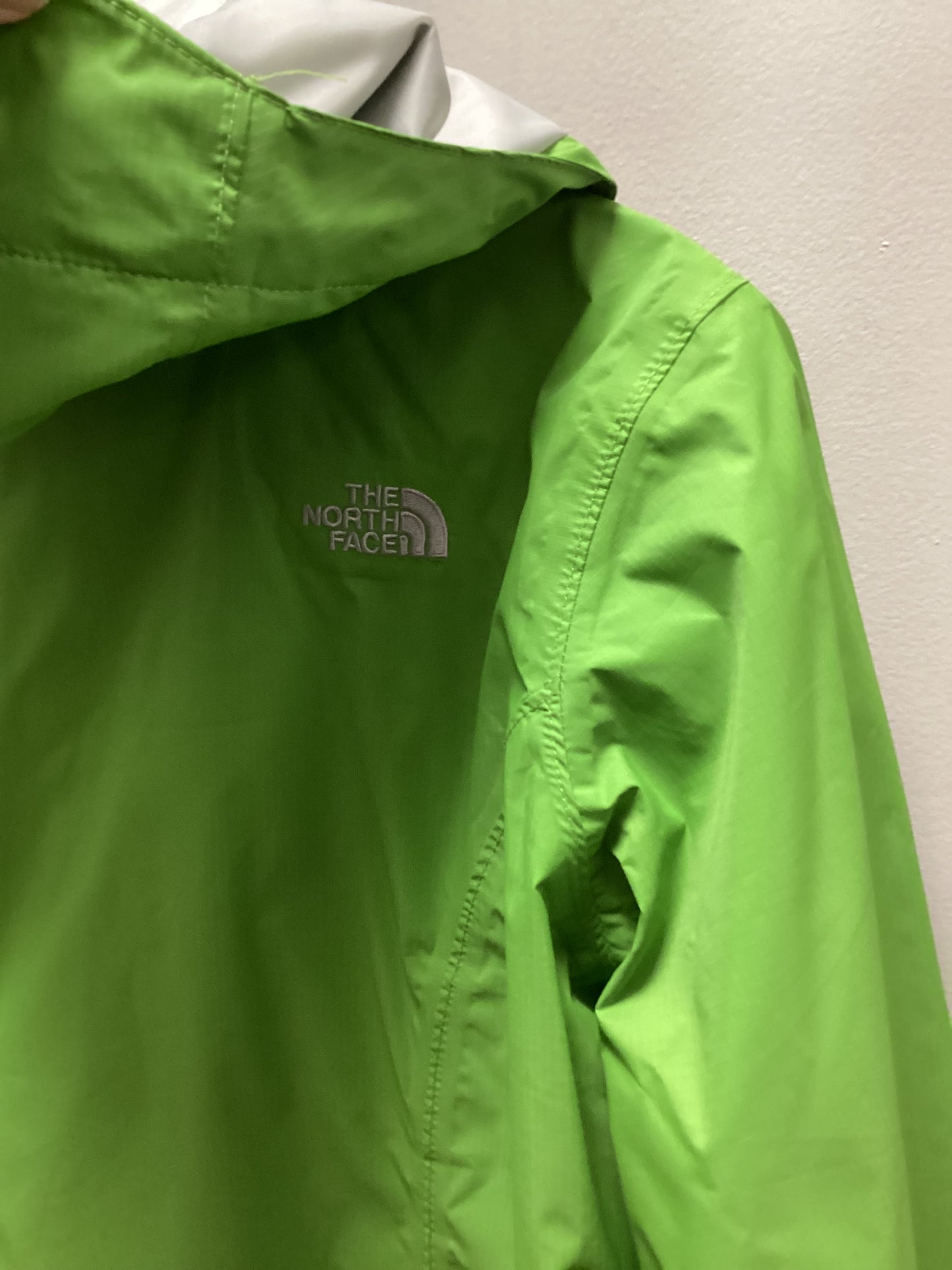 Jacket Windbreaker By The North Face In Green, Size: M