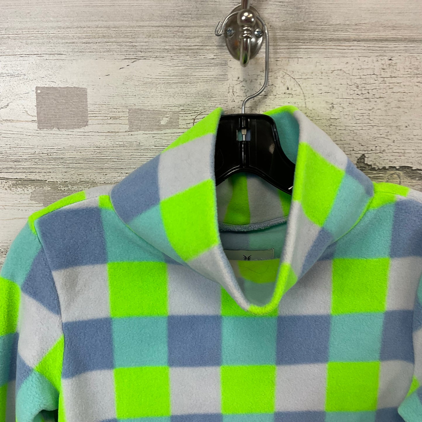 Top Long Sleeve By Tuckernuck In Green, Size: Xs