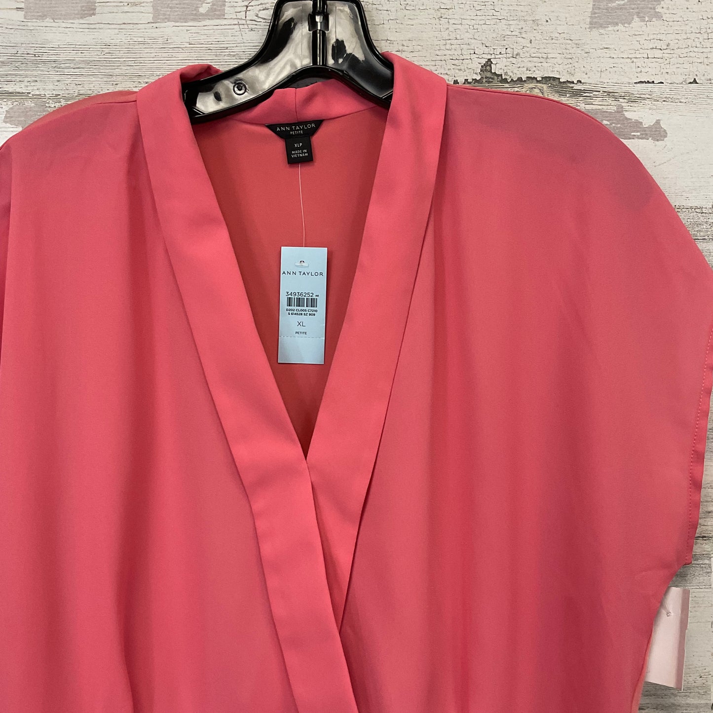 Top Short Sleeve By Ann Taylor In Pink, Size: Xlp